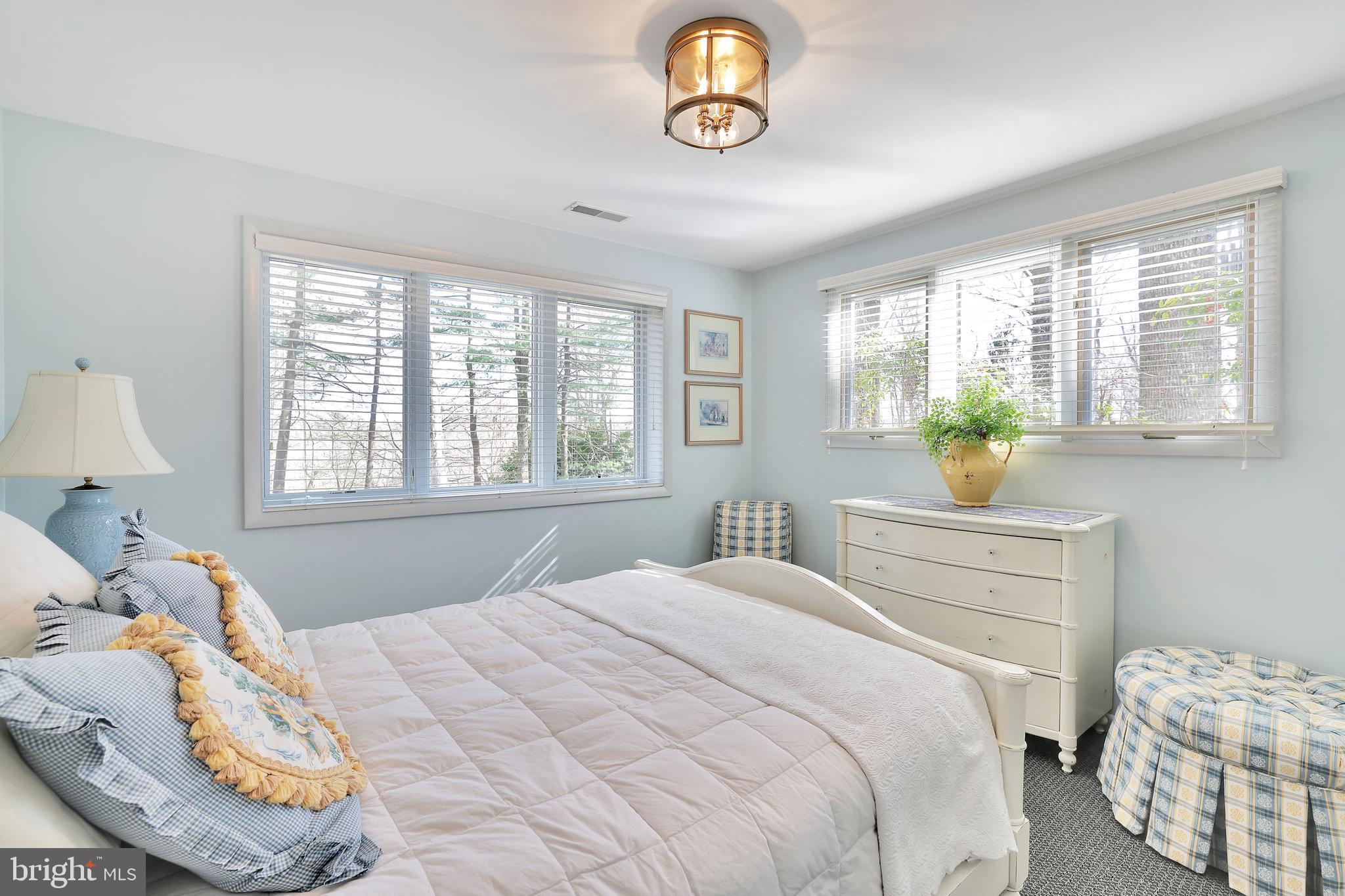 RUXTON HILLS - Residential