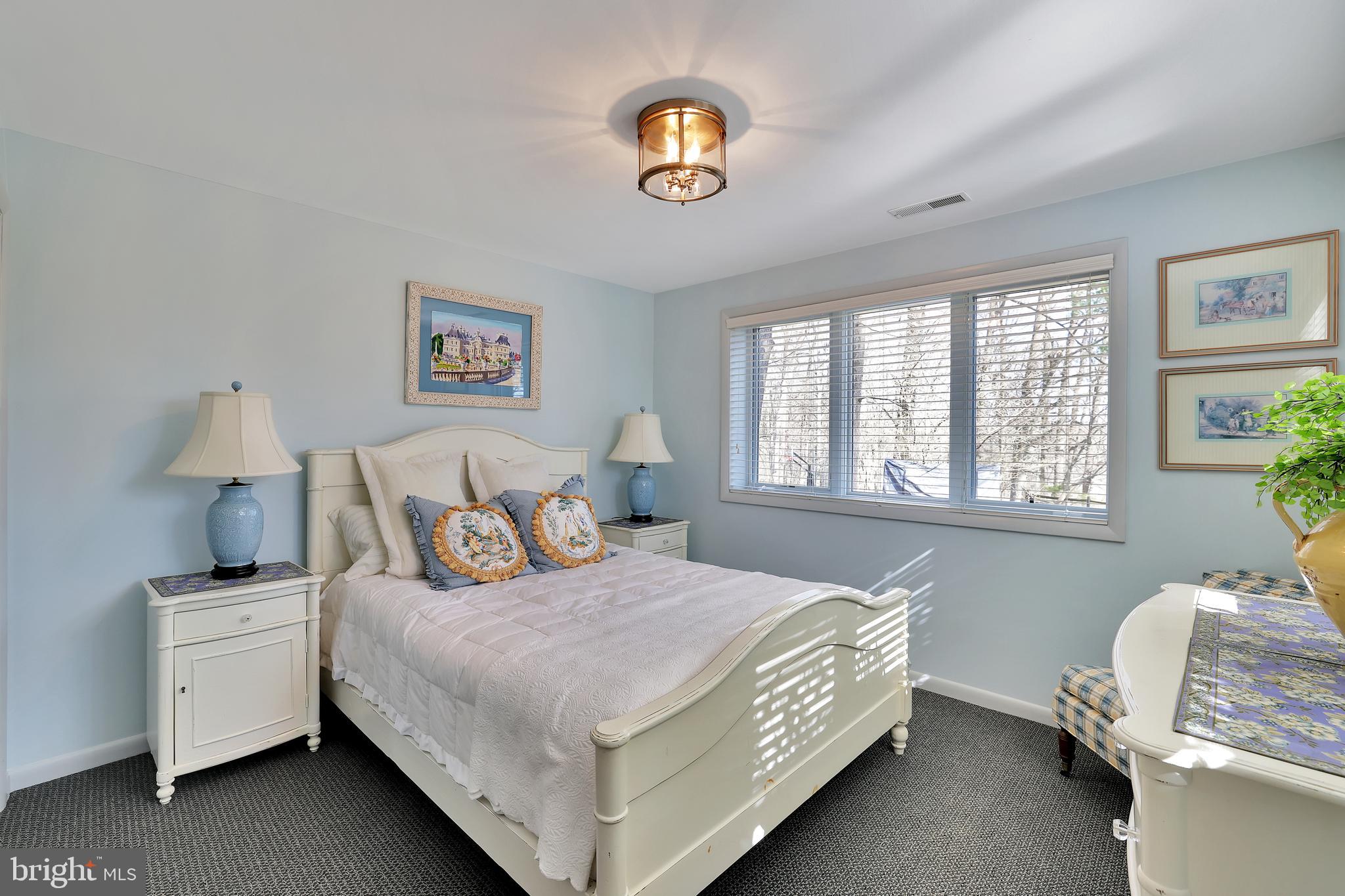 RUXTON HILLS - Residential