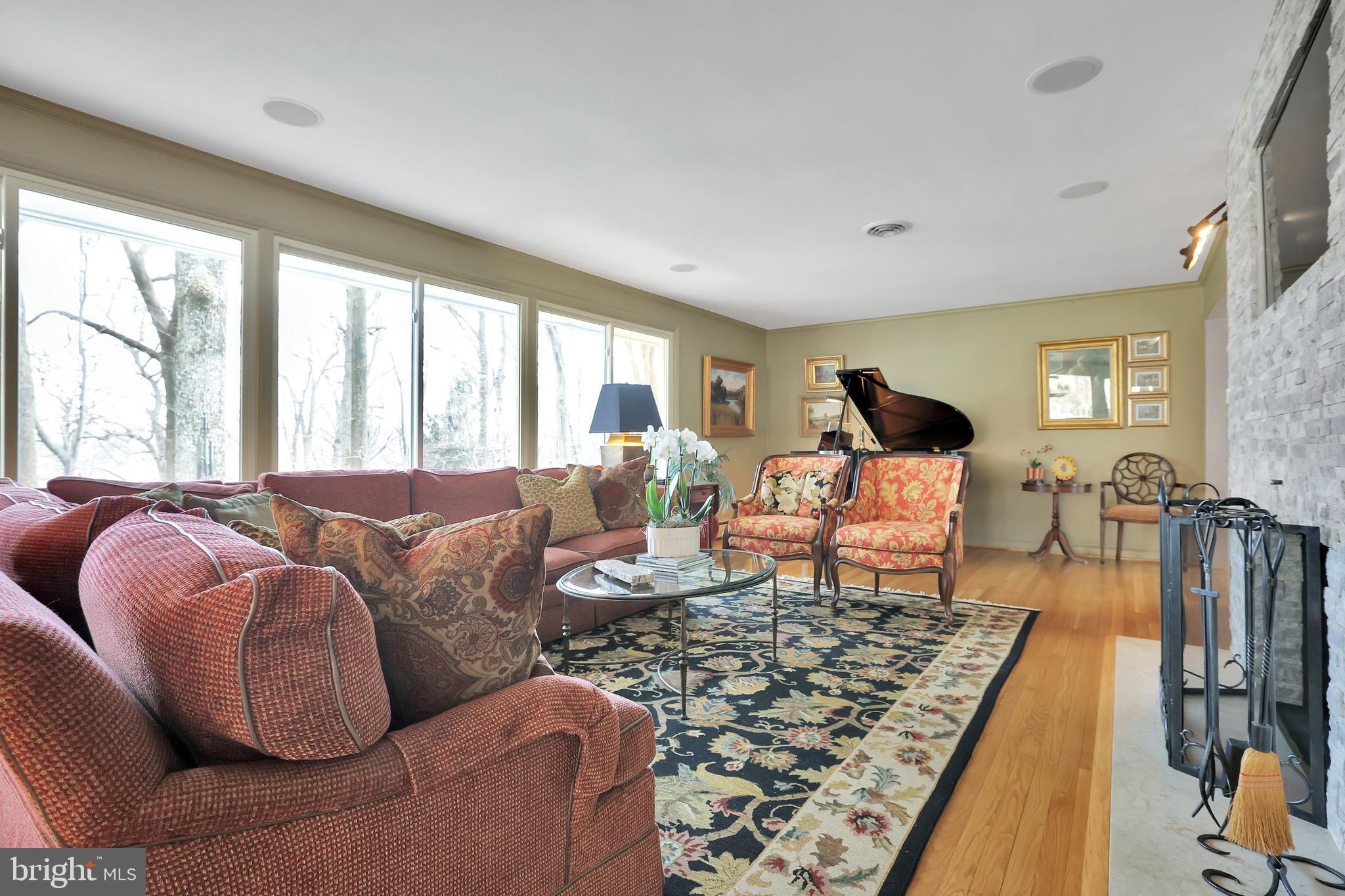 RUXTON HILLS - Residential