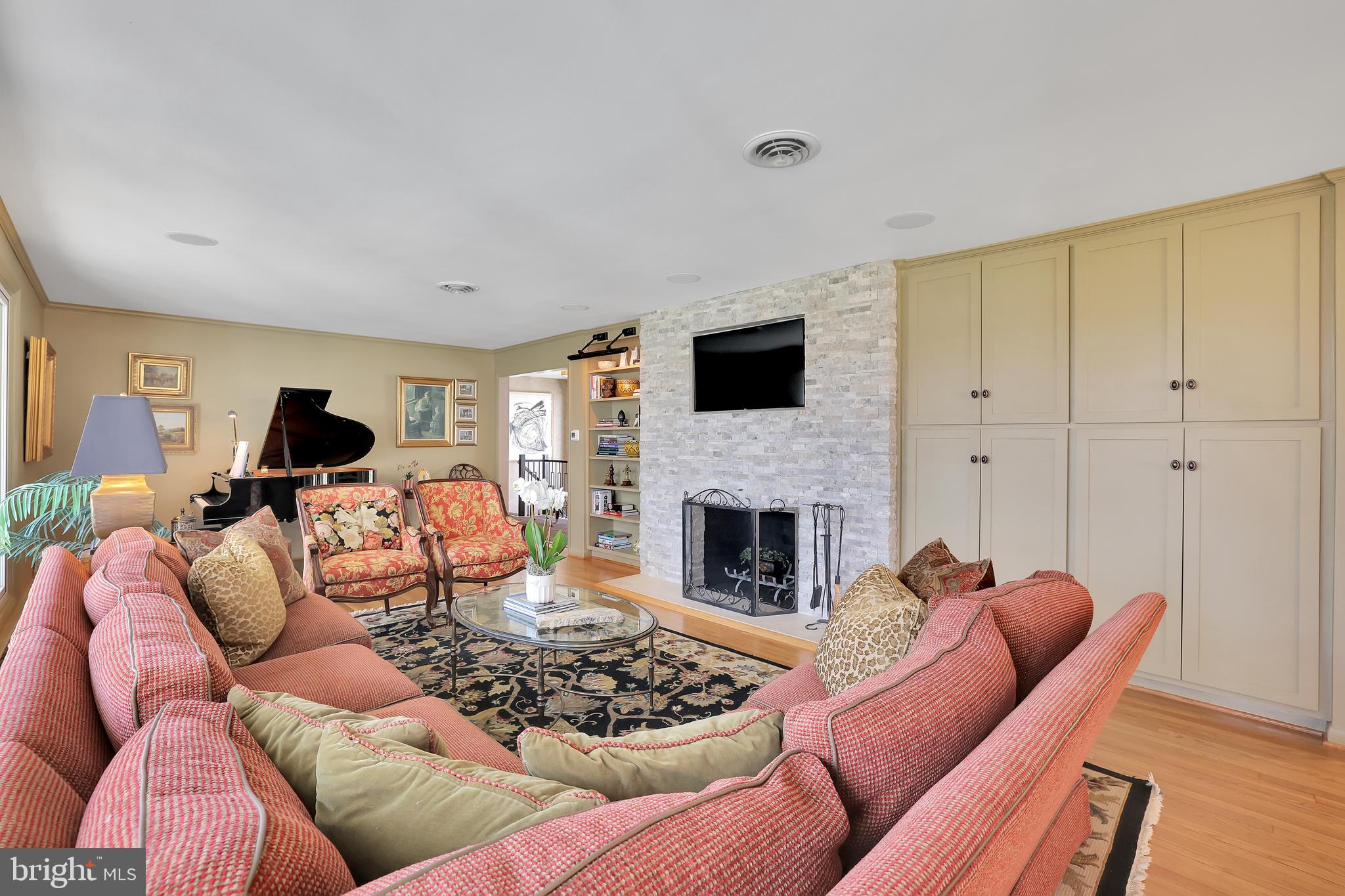 RUXTON HILLS - Residential