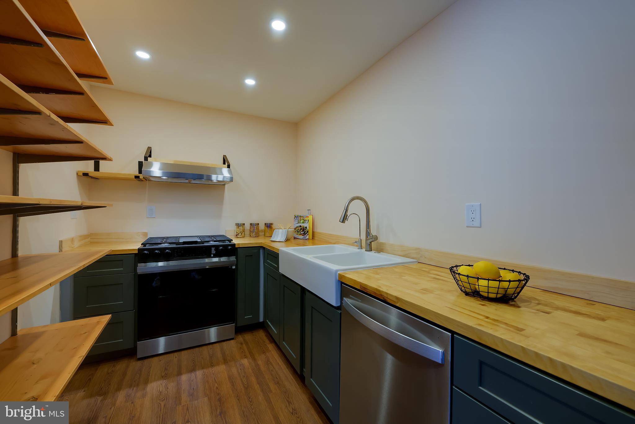 MONTPELIER VILLAGE - Residential