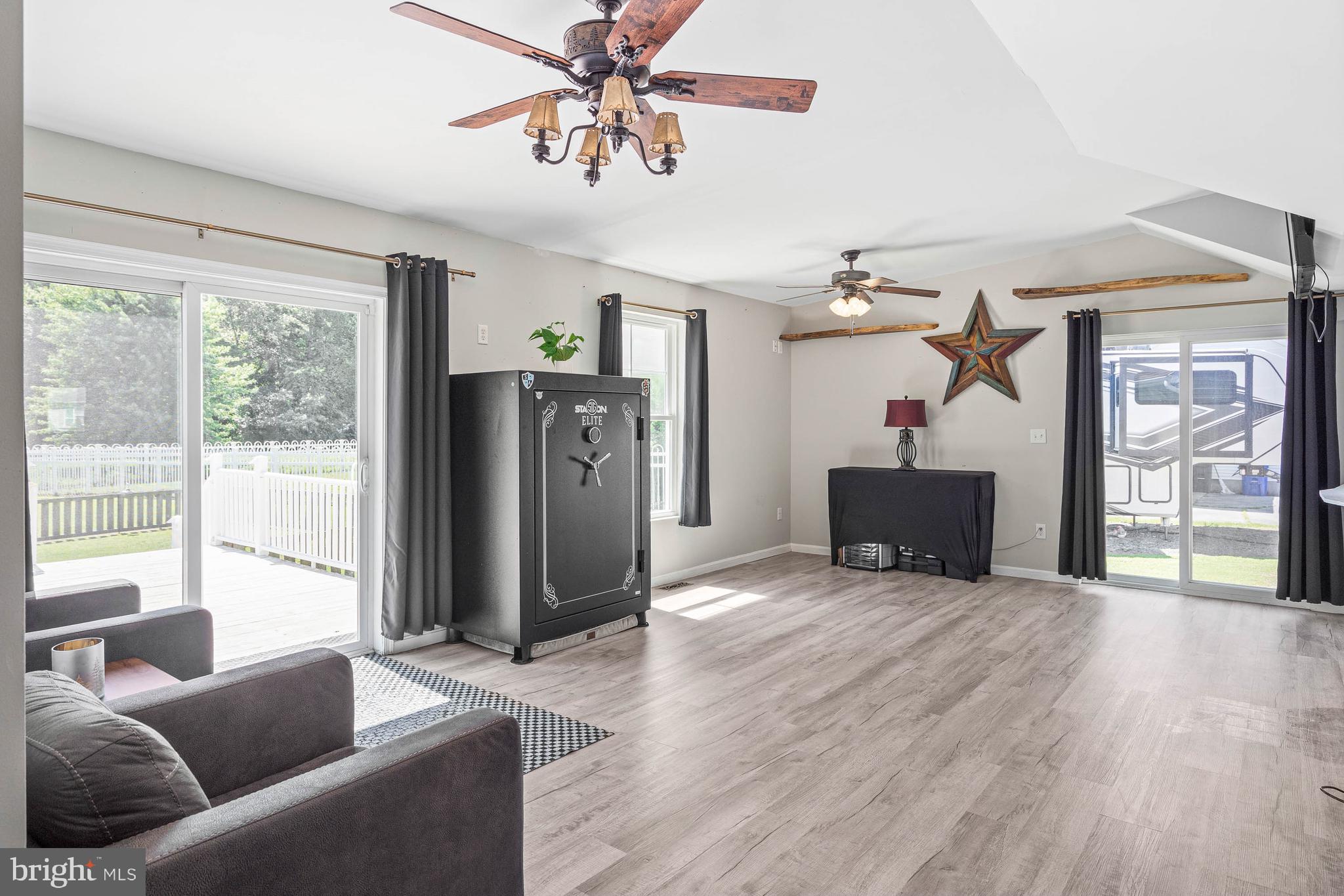 CAVE COLONY - Residential