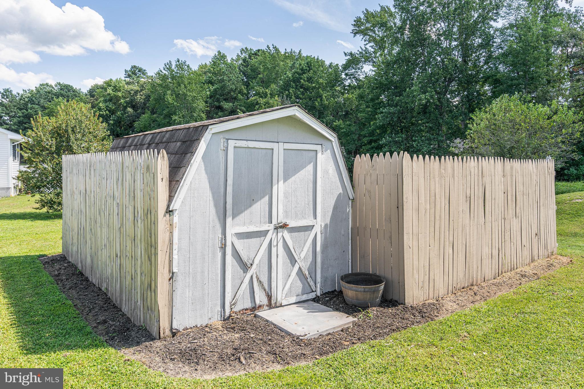 CAVE COLONY - Residential