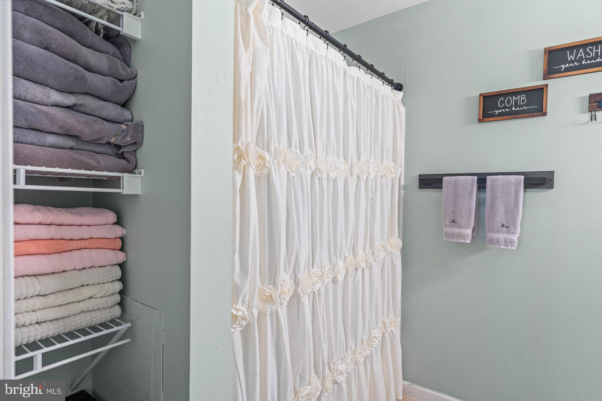 CAVE COLONY - Residential