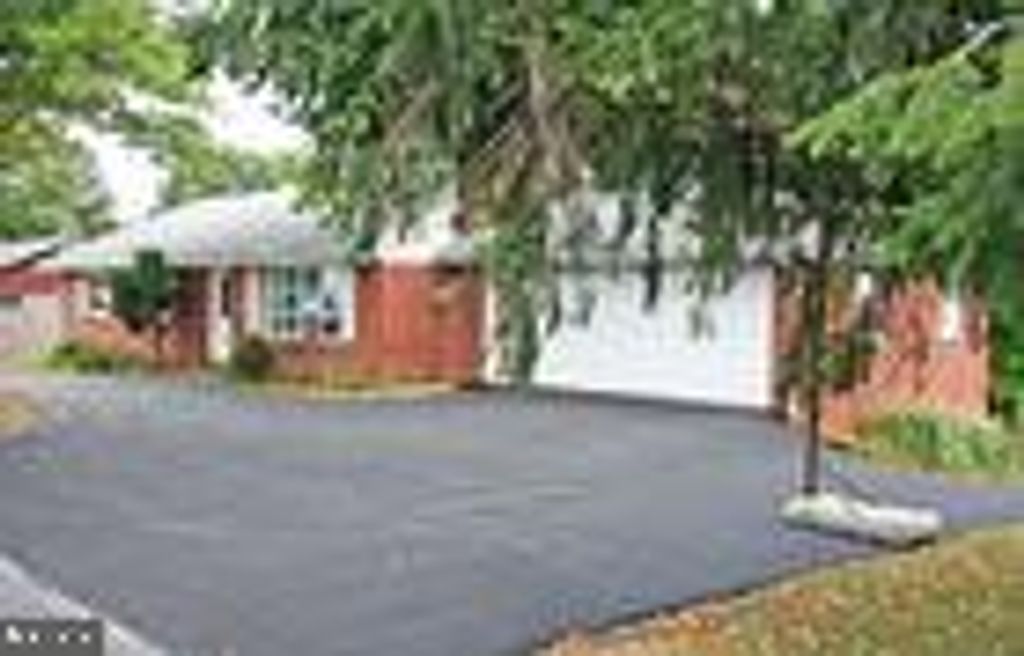 Photo of 440 Fruitville Pike, Manheim, PA 17545 (MLS # PALA2052768)