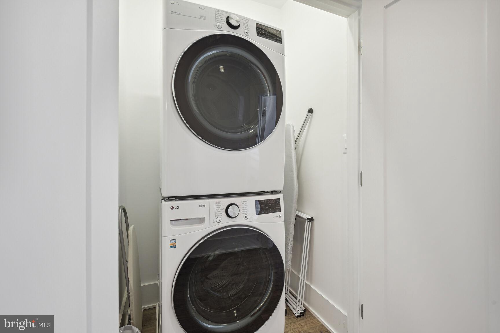 PT ROCKVILLE OUT RES 3 - Residential