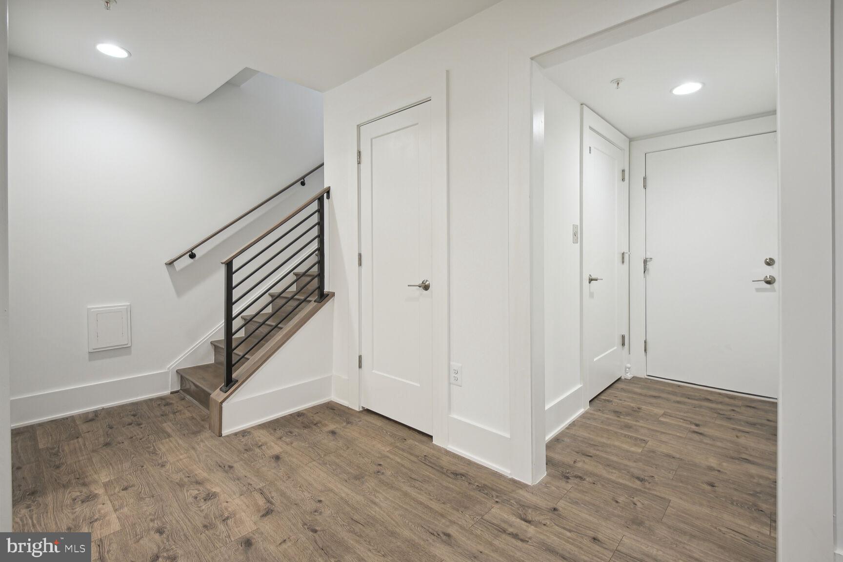 PT ROCKVILLE OUT RES 3 - Residential