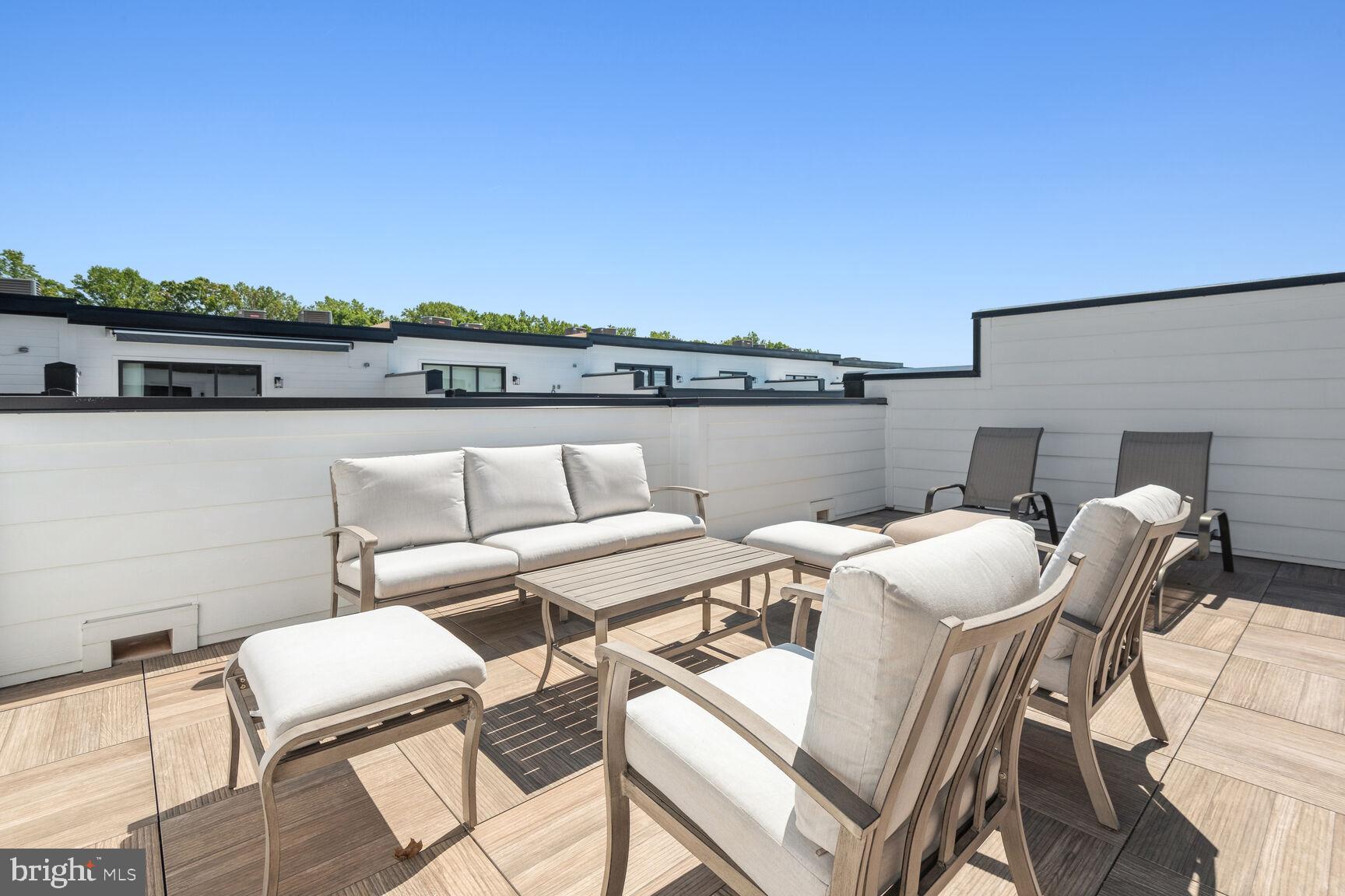 PT ROCKVILLE OUT RES 3 - Residential