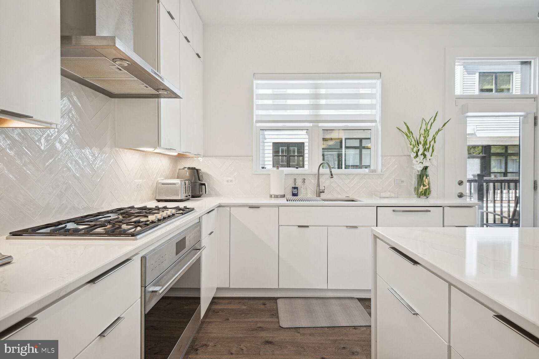 PT ROCKVILLE OUT RES 3 - Residential