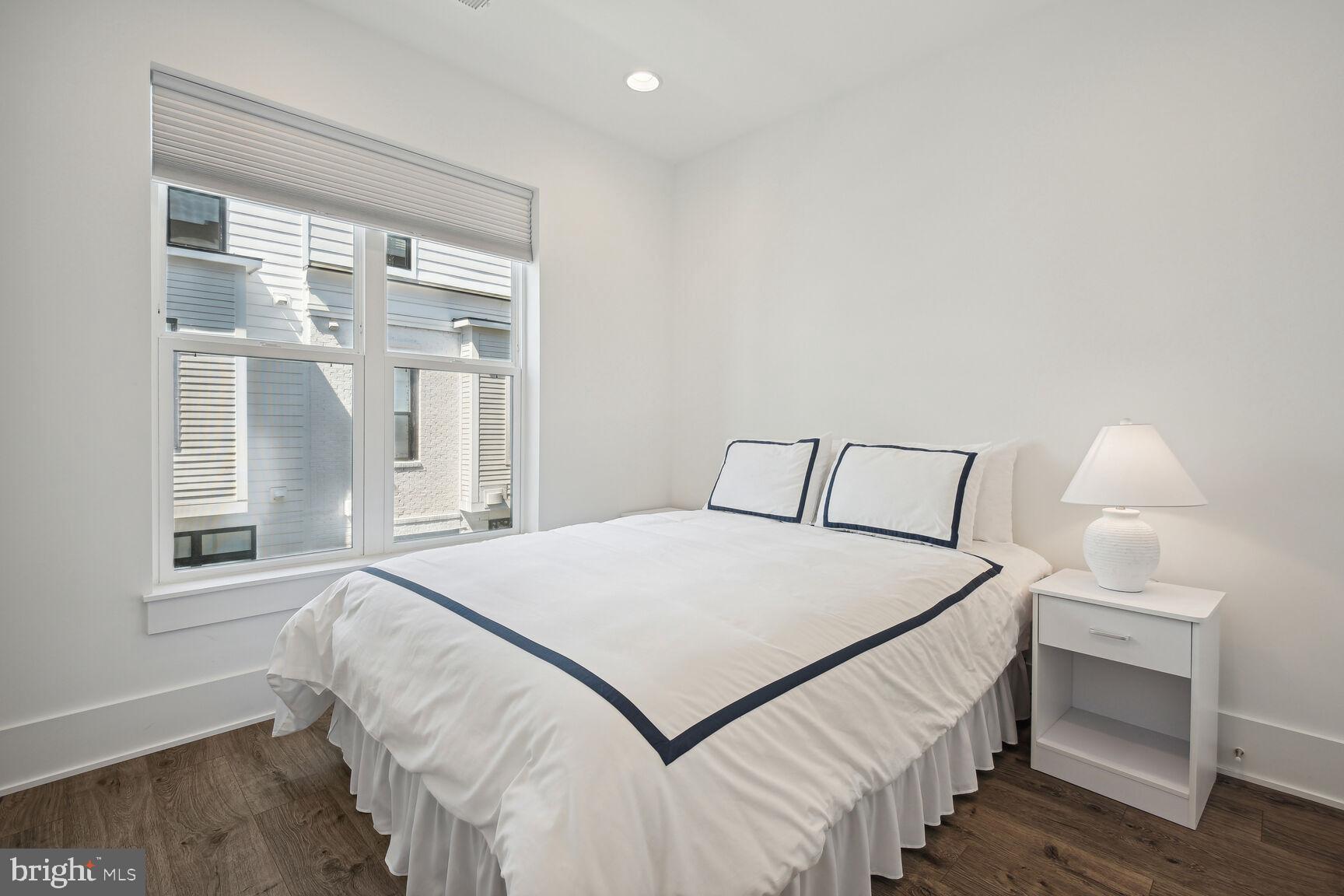 PT ROCKVILLE OUT RES 3 - Residential