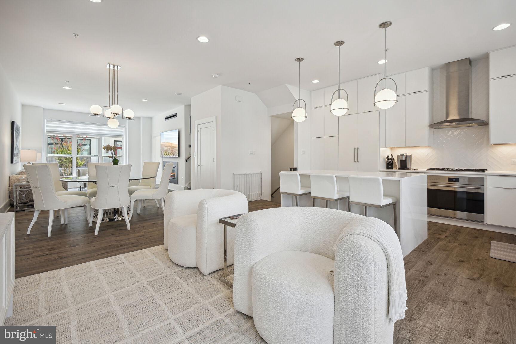 PT ROCKVILLE OUT RES 3 - Residential