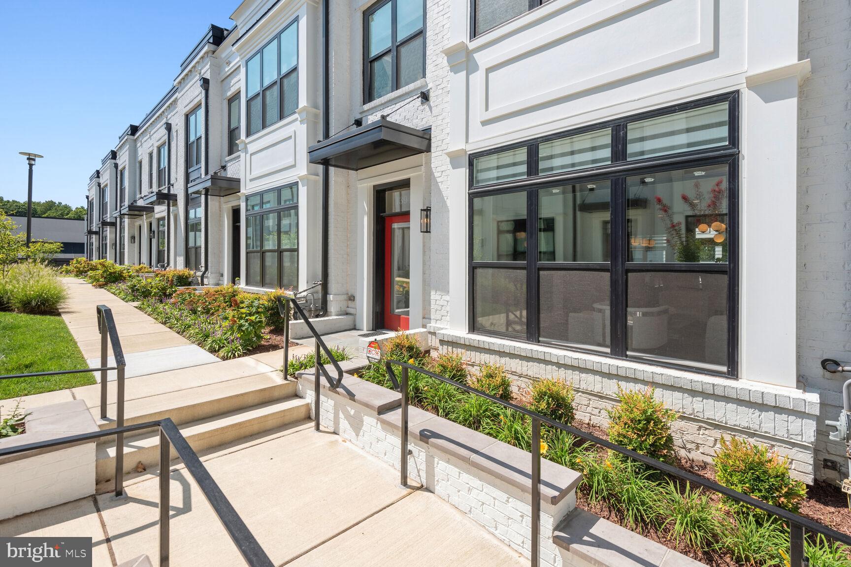 PT ROCKVILLE OUT RES 3 - Residential