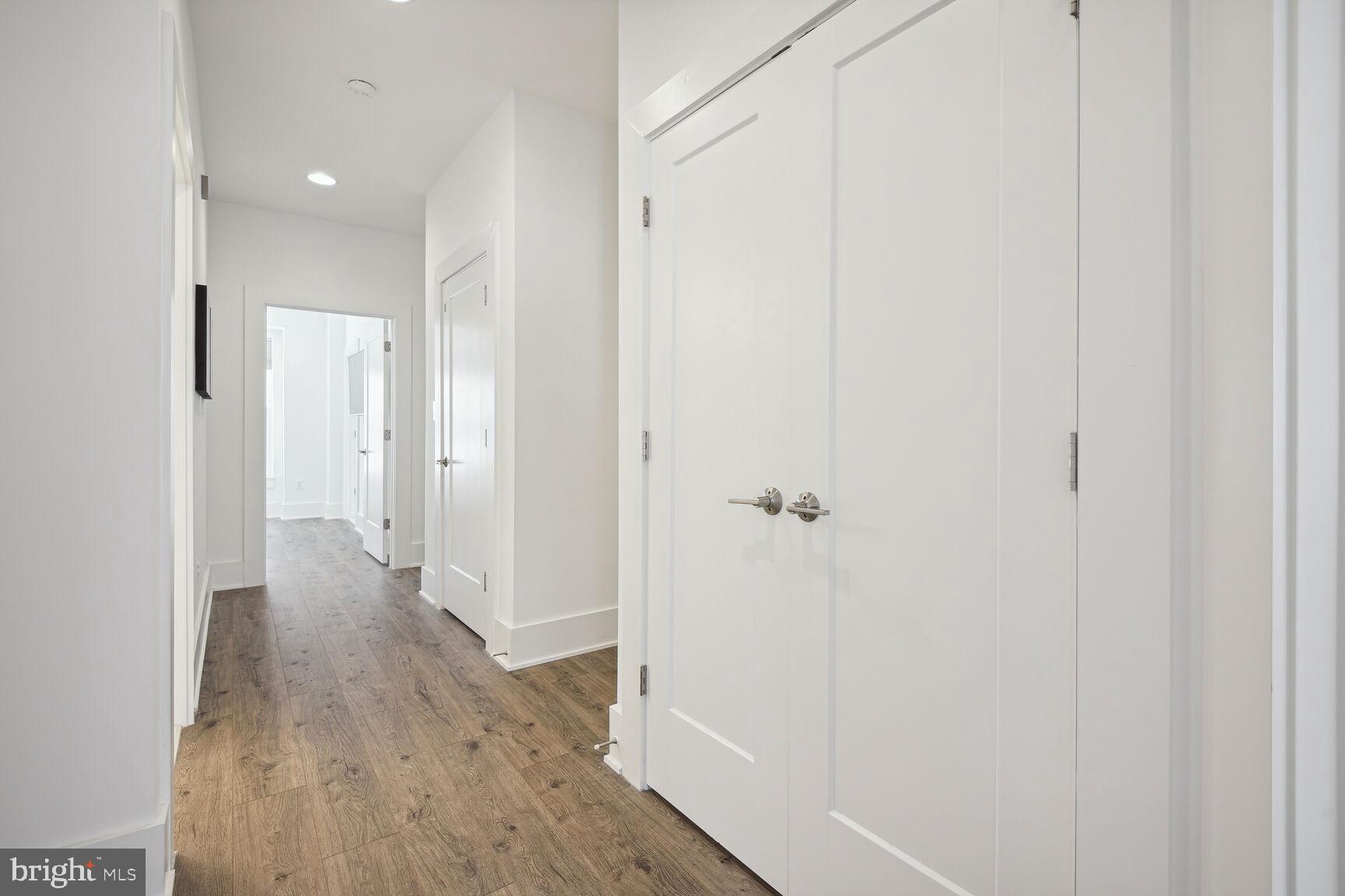 PT ROCKVILLE OUT RES 3 - Residential