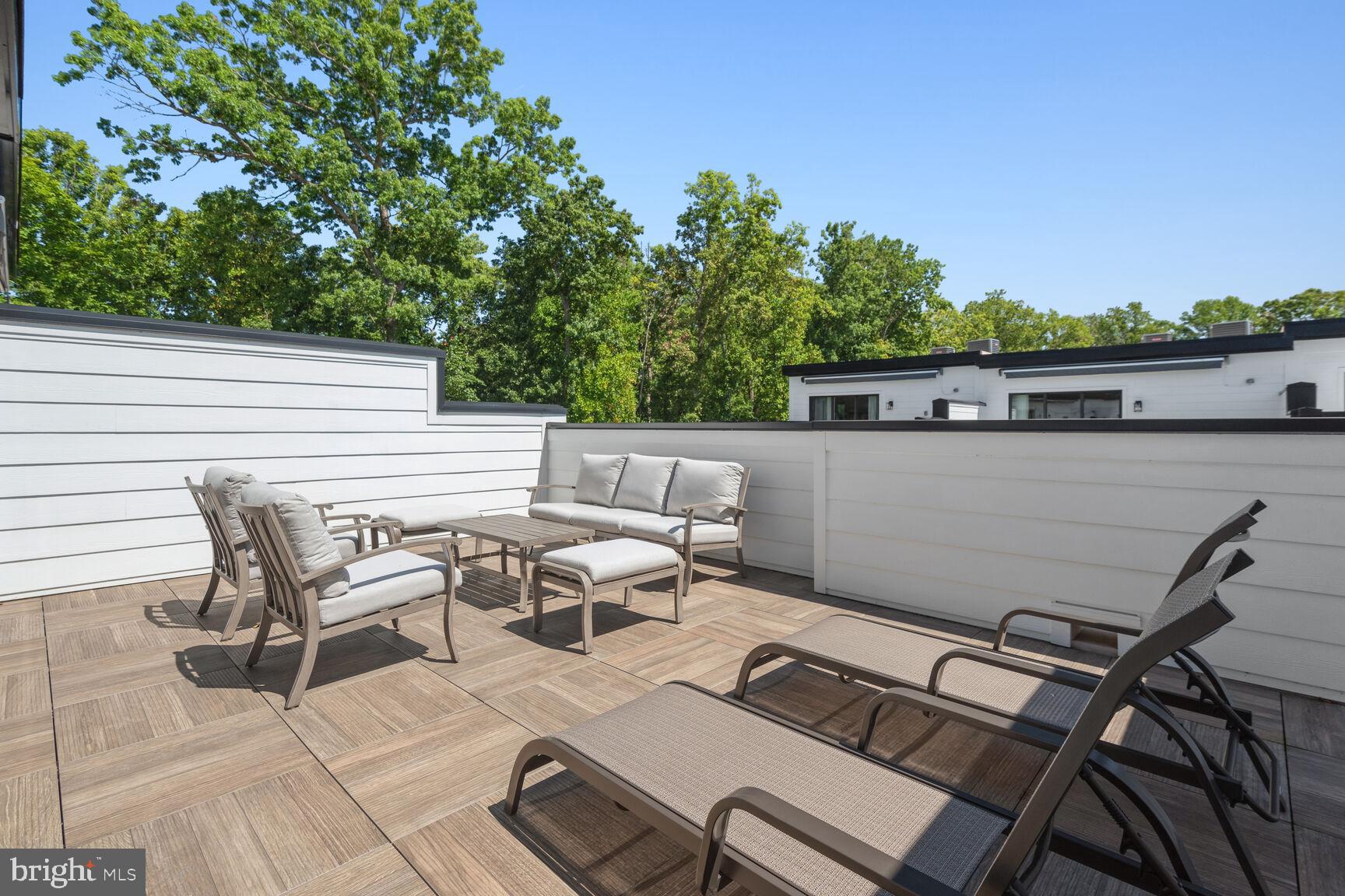 PT ROCKVILLE OUT RES 3 - Residential