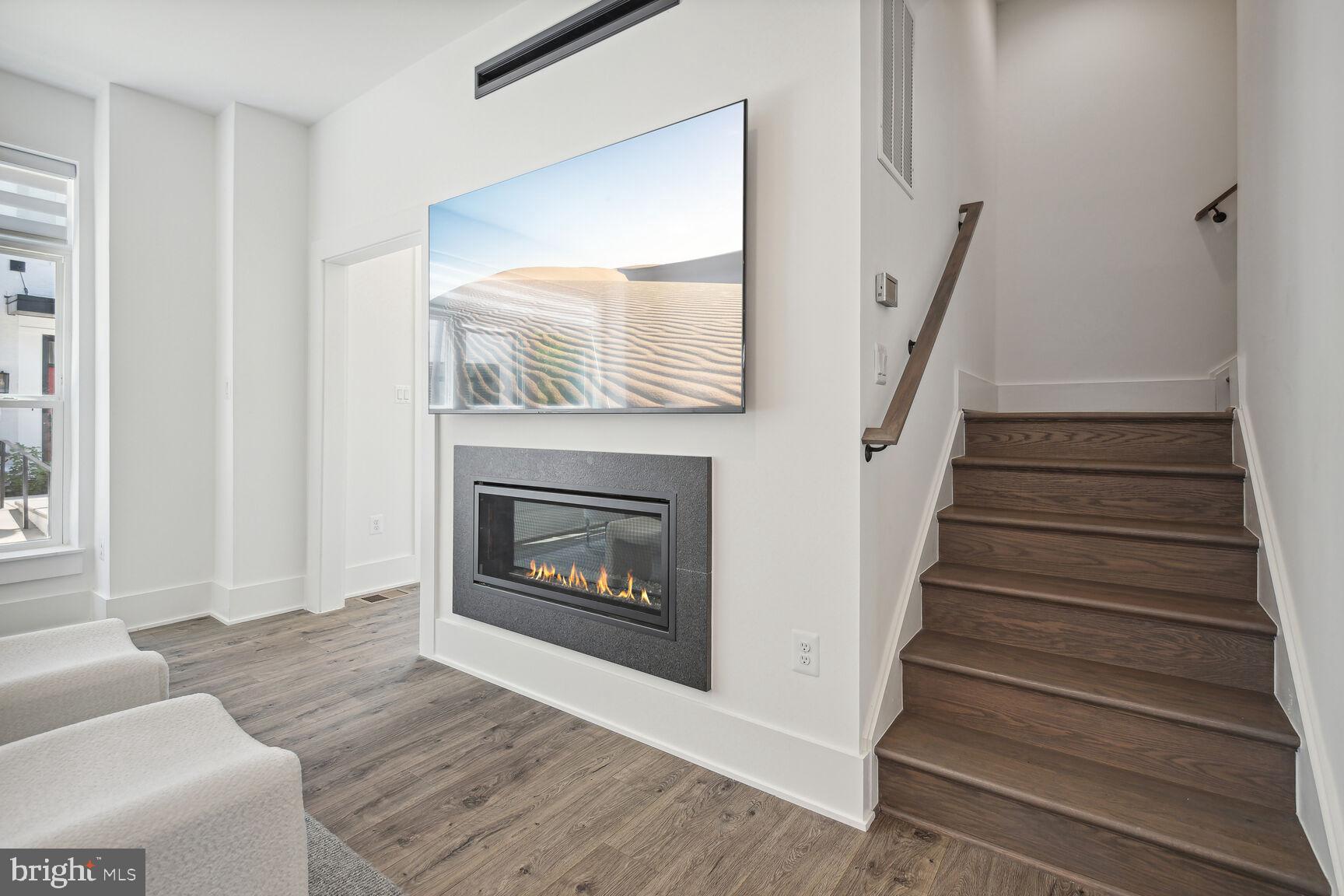 PT ROCKVILLE OUT RES 3 - Residential