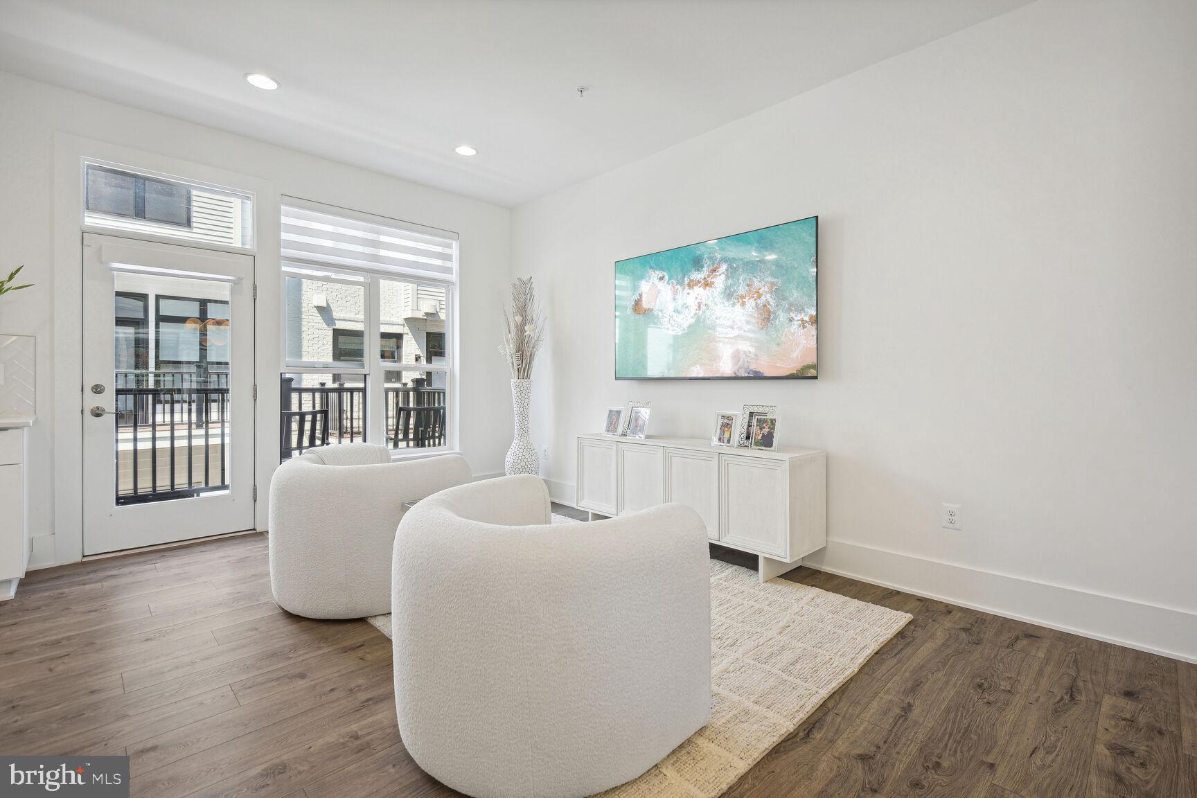 PT ROCKVILLE OUT RES 3 - Residential