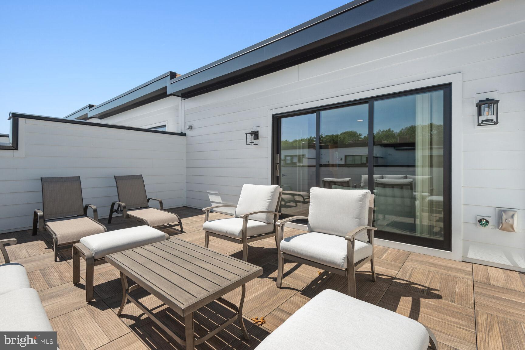 PT ROCKVILLE OUT RES 3 - Residential