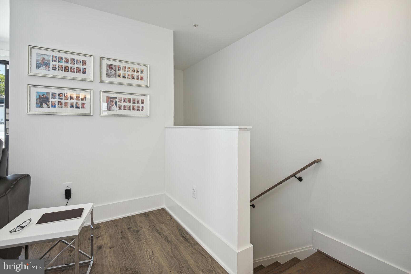 PT ROCKVILLE OUT RES 3 - Residential