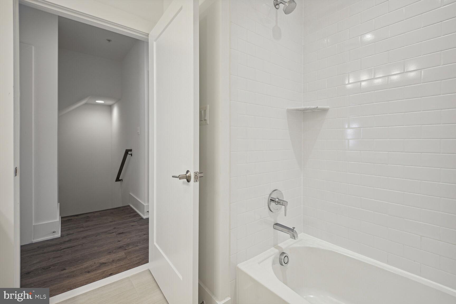 PT ROCKVILLE OUT RES 3 - Residential