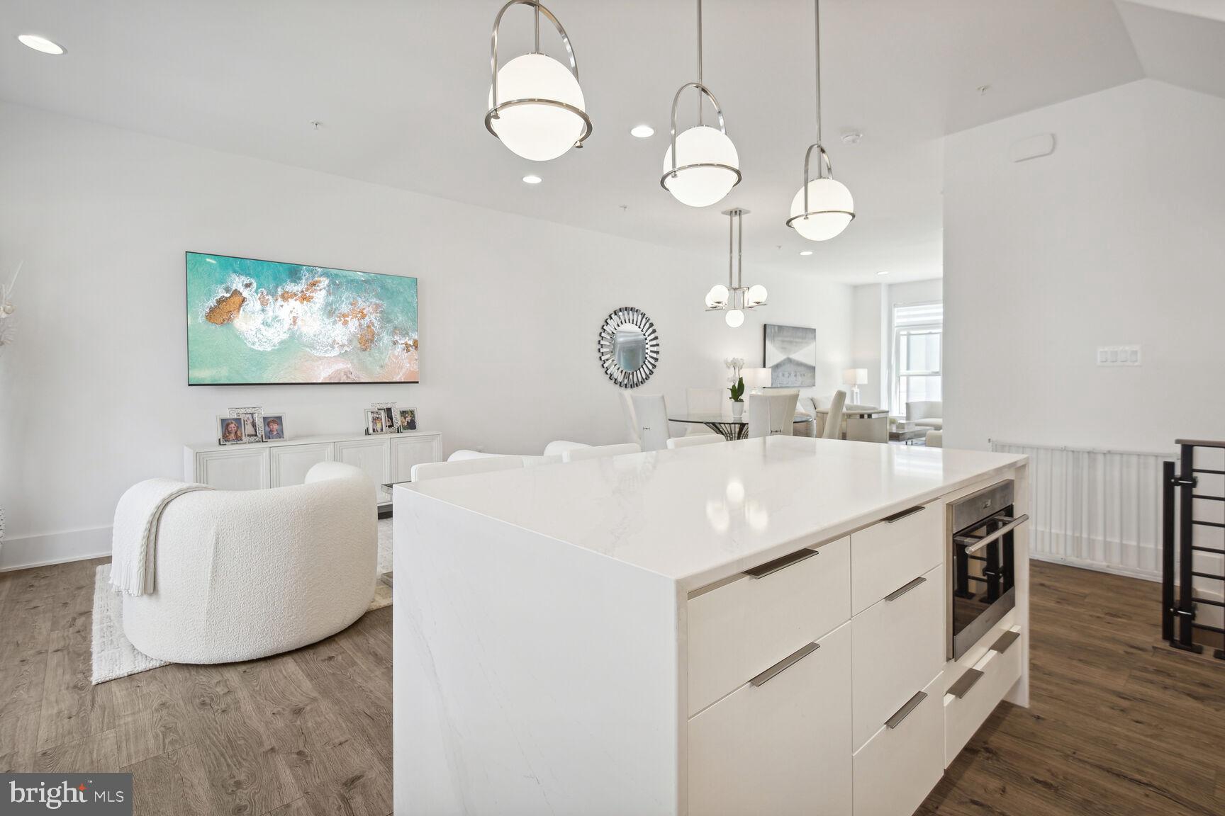 PT ROCKVILLE OUT RES 3 - Residential