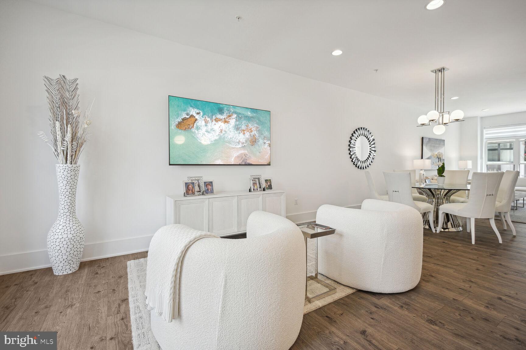 PT ROCKVILLE OUT RES 3 - Residential