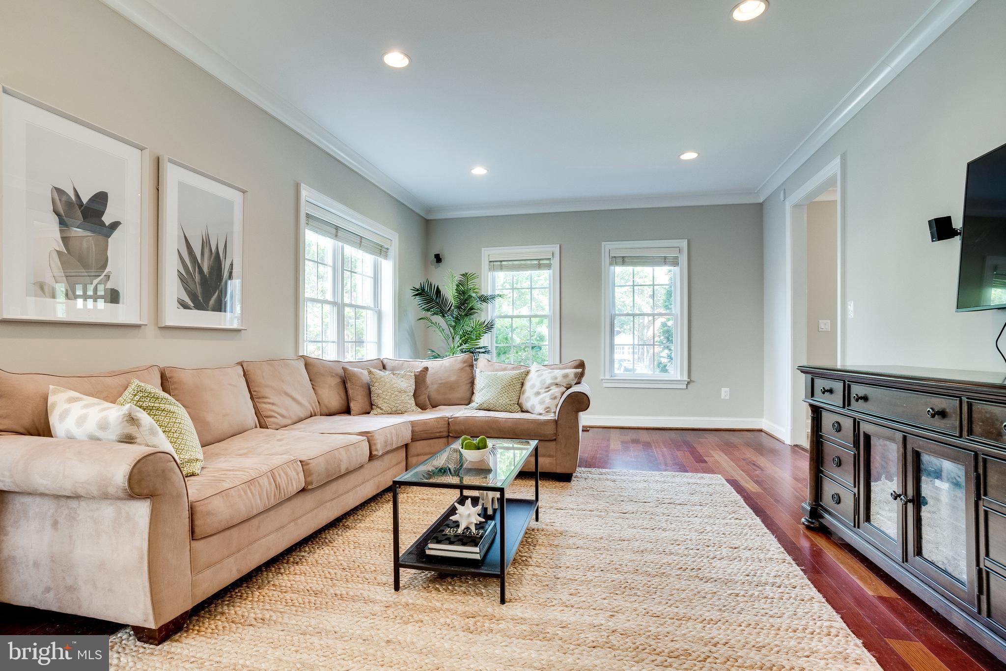 ROSEMONT - Residential