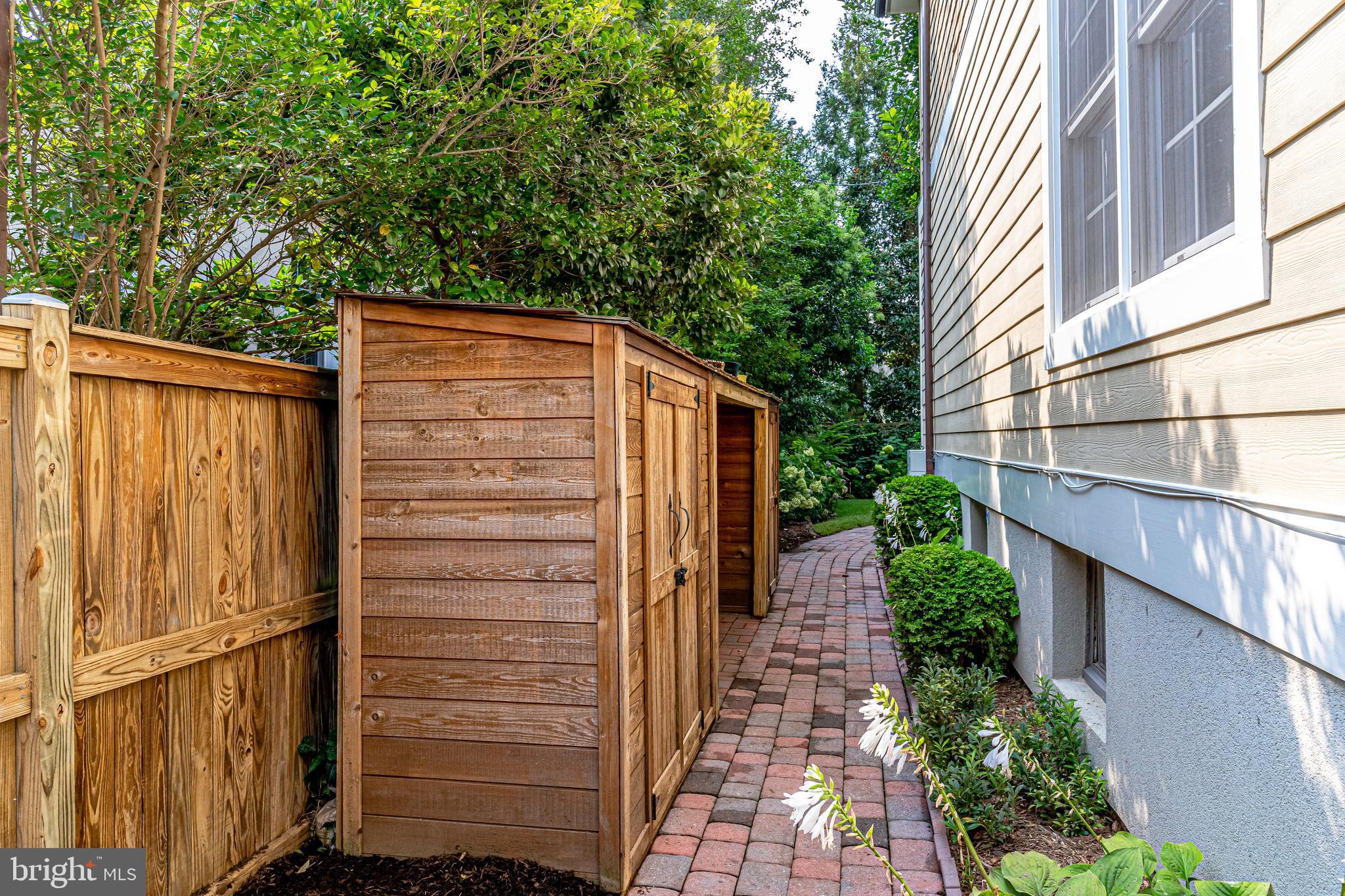 ROSEMONT - Residential