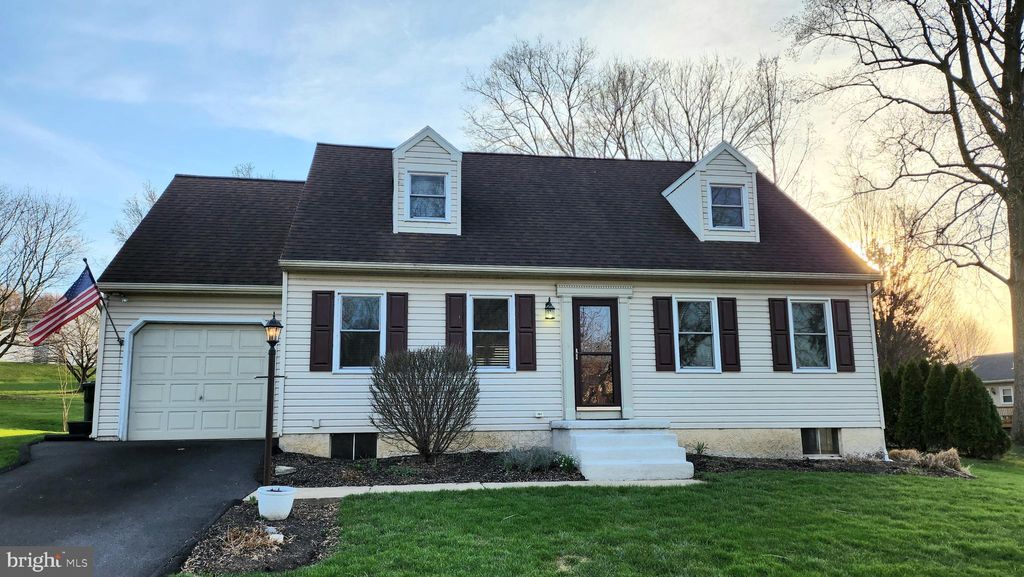 Photo of 142 Hostetter Lane, LANCASTER, PA 17602 (MLS # PALA2085170)