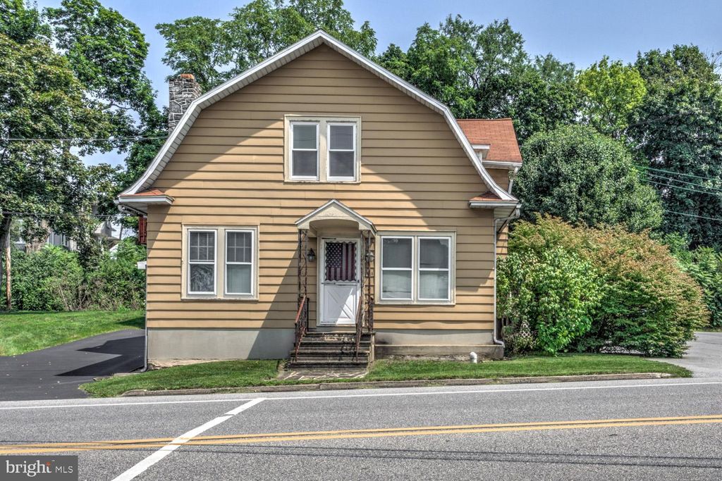 Photo of 471 S Main Street, MANHEIM, PA 17545 (MLS # PALA2055492)