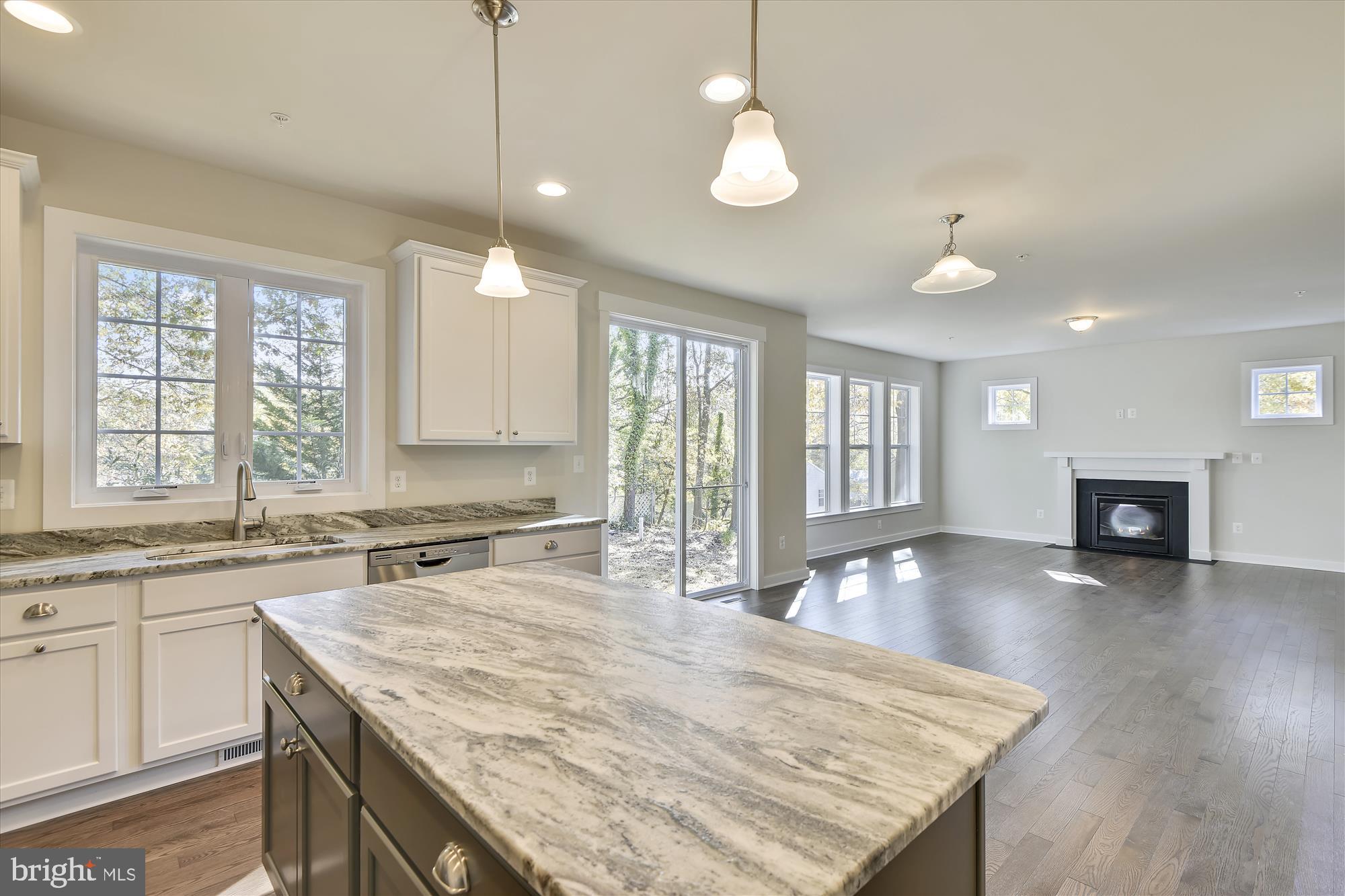 1010A GENERALS HIGHWAY