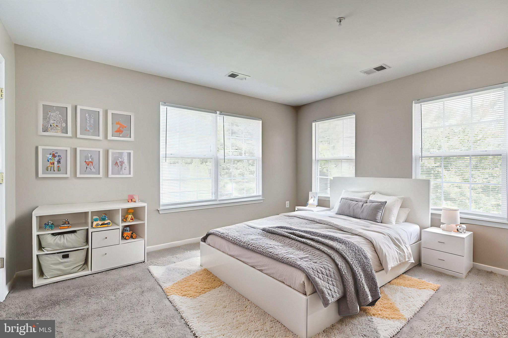 KENSINGTON VILLAS - Residential