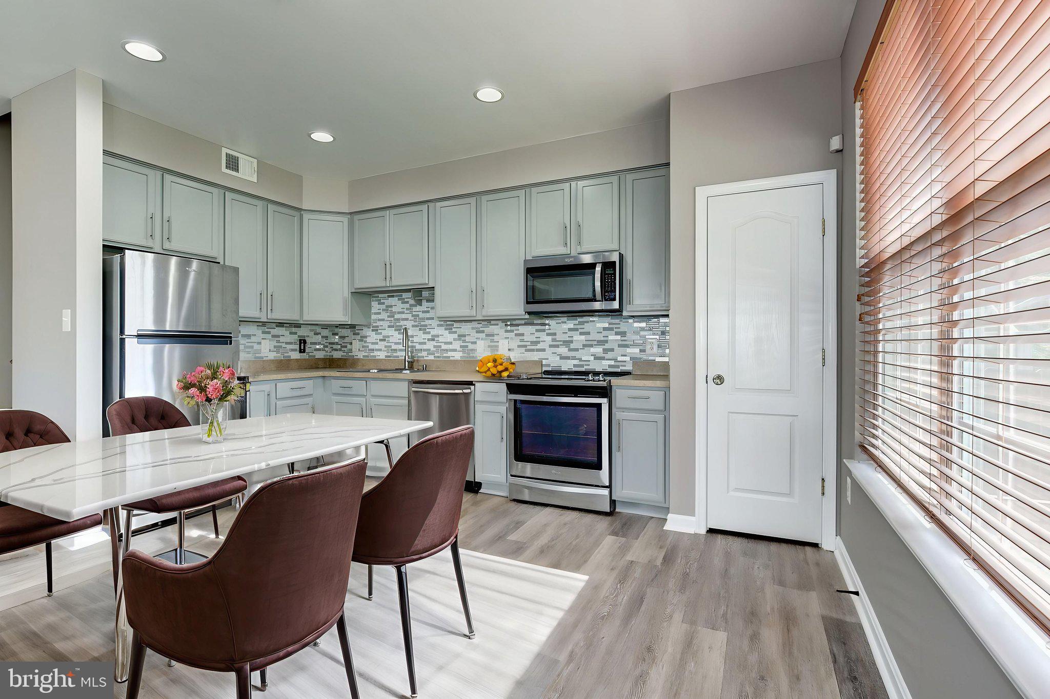 KENSINGTON VILLAS - Residential