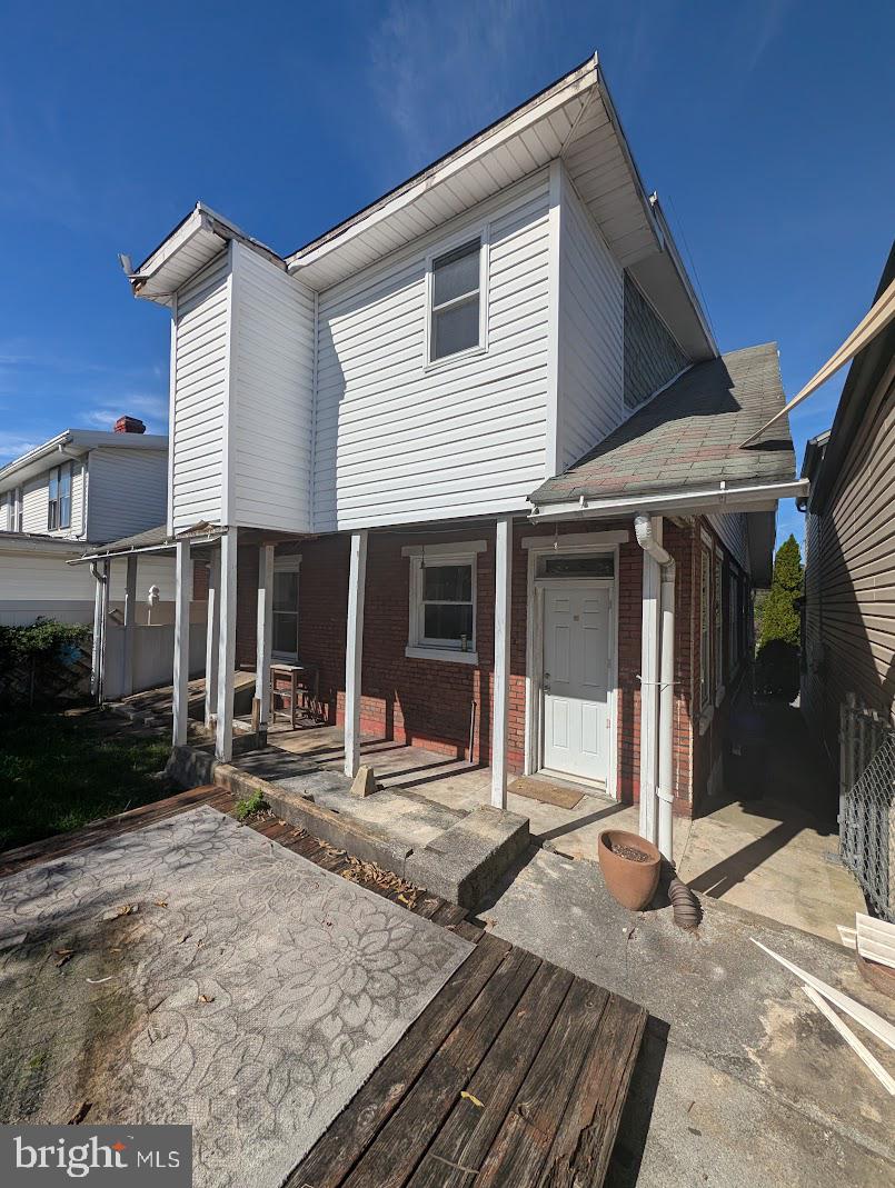 212 W DAUPHIN STREET
