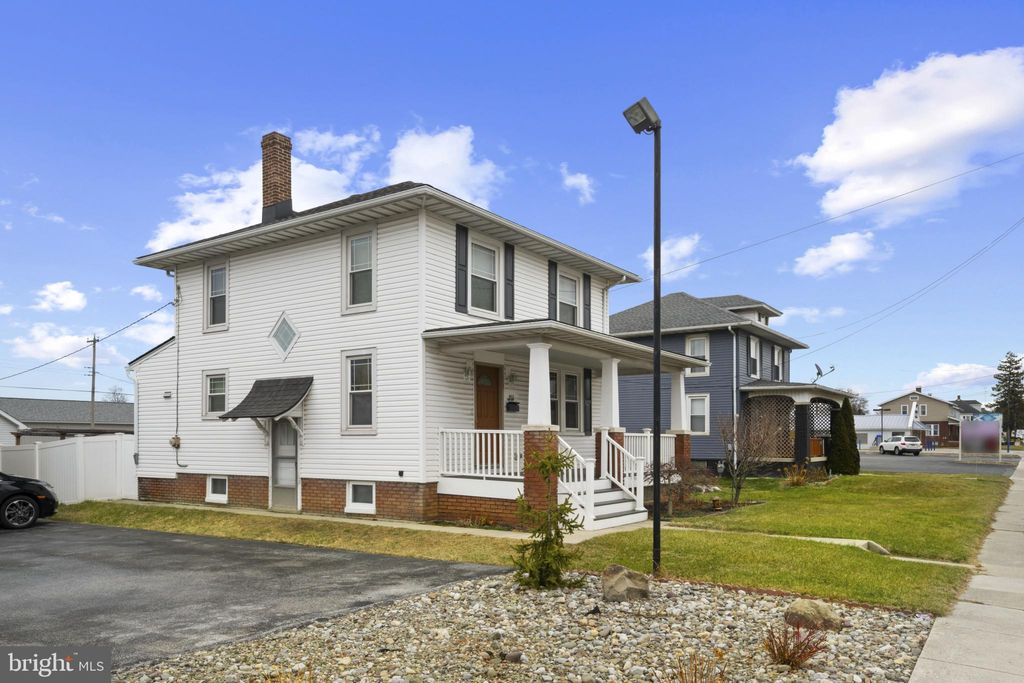 Photo of 912 York Street, HANOVER, PA 17331 (MLS # PAYK2096184)