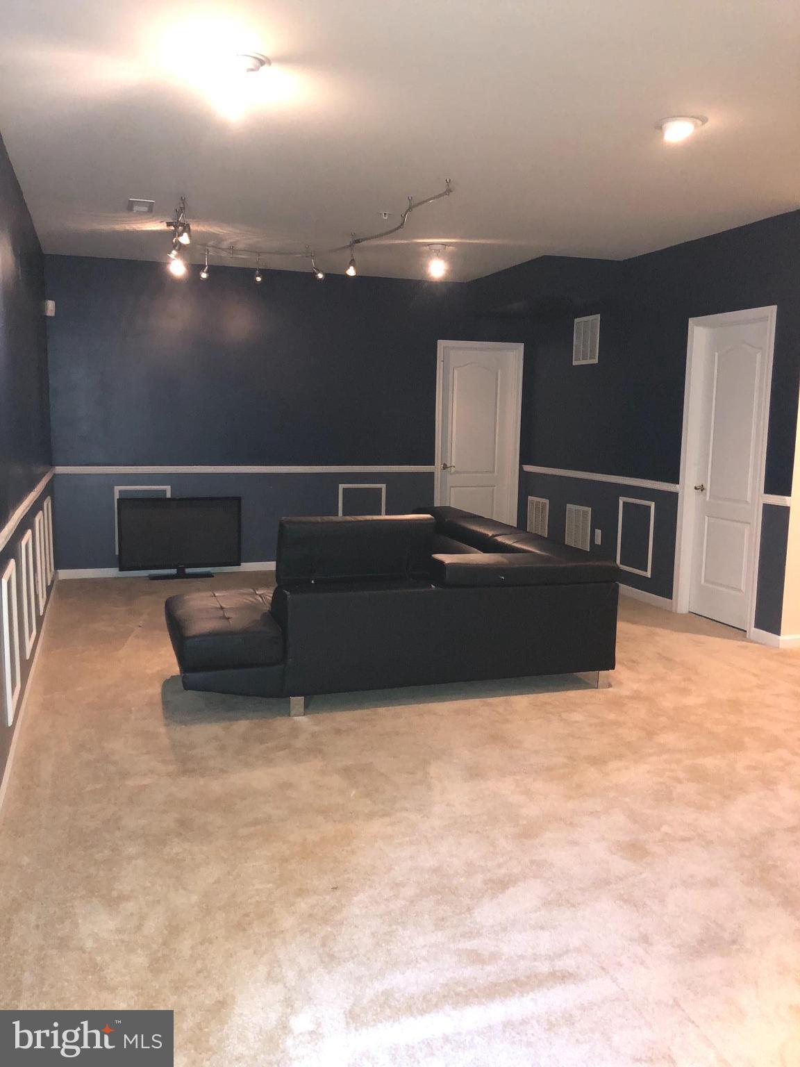 CLINTON GARDENS - Residential