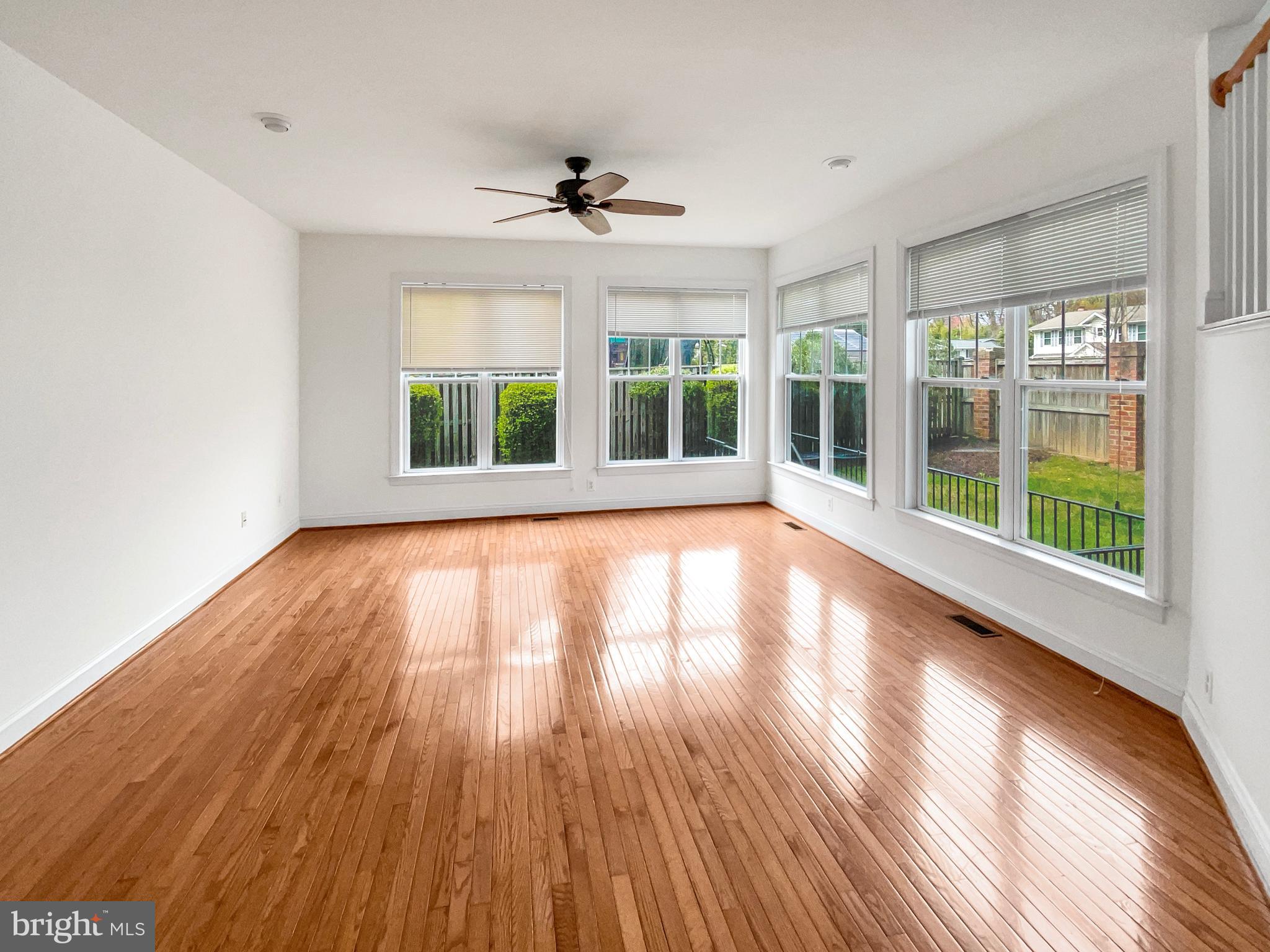 WESTON HILLS - Residential