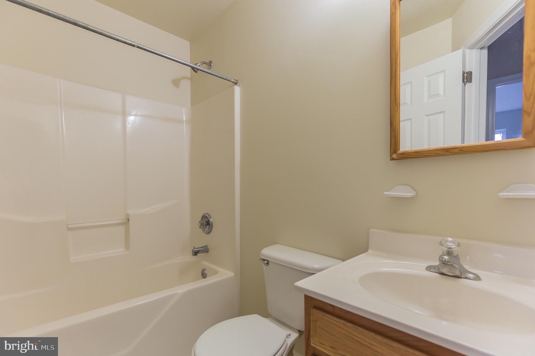 CAPTAINS QUARTER CONDOMINIUM - Residential Lease