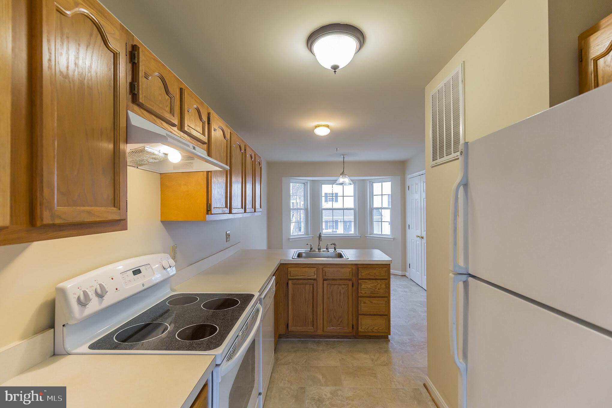 CAPTAINS QUARTER CONDOMINIUM - Residential Lease