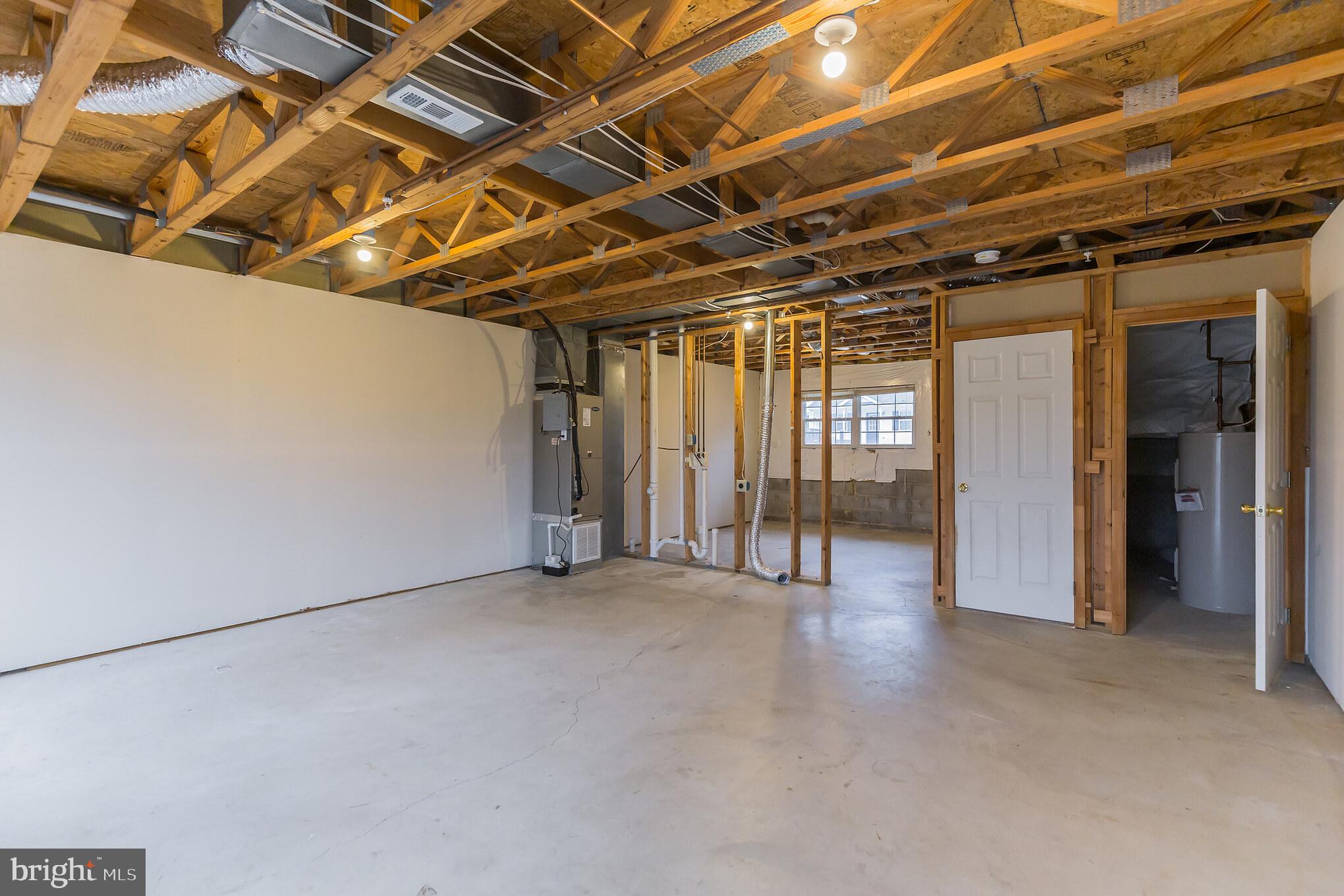 CAPTAINS QUARTER CONDOMINIUM - Residential Lease