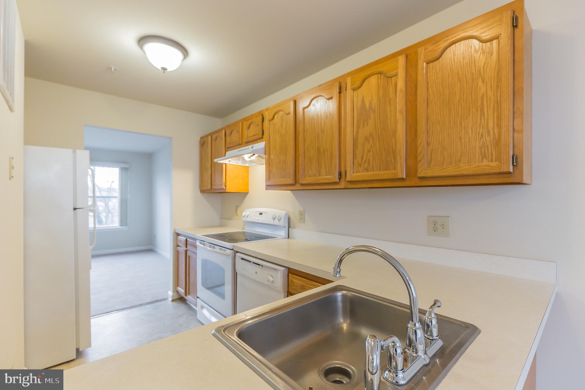 CAPTAINS QUARTER CONDOMINIUM - Residential Lease