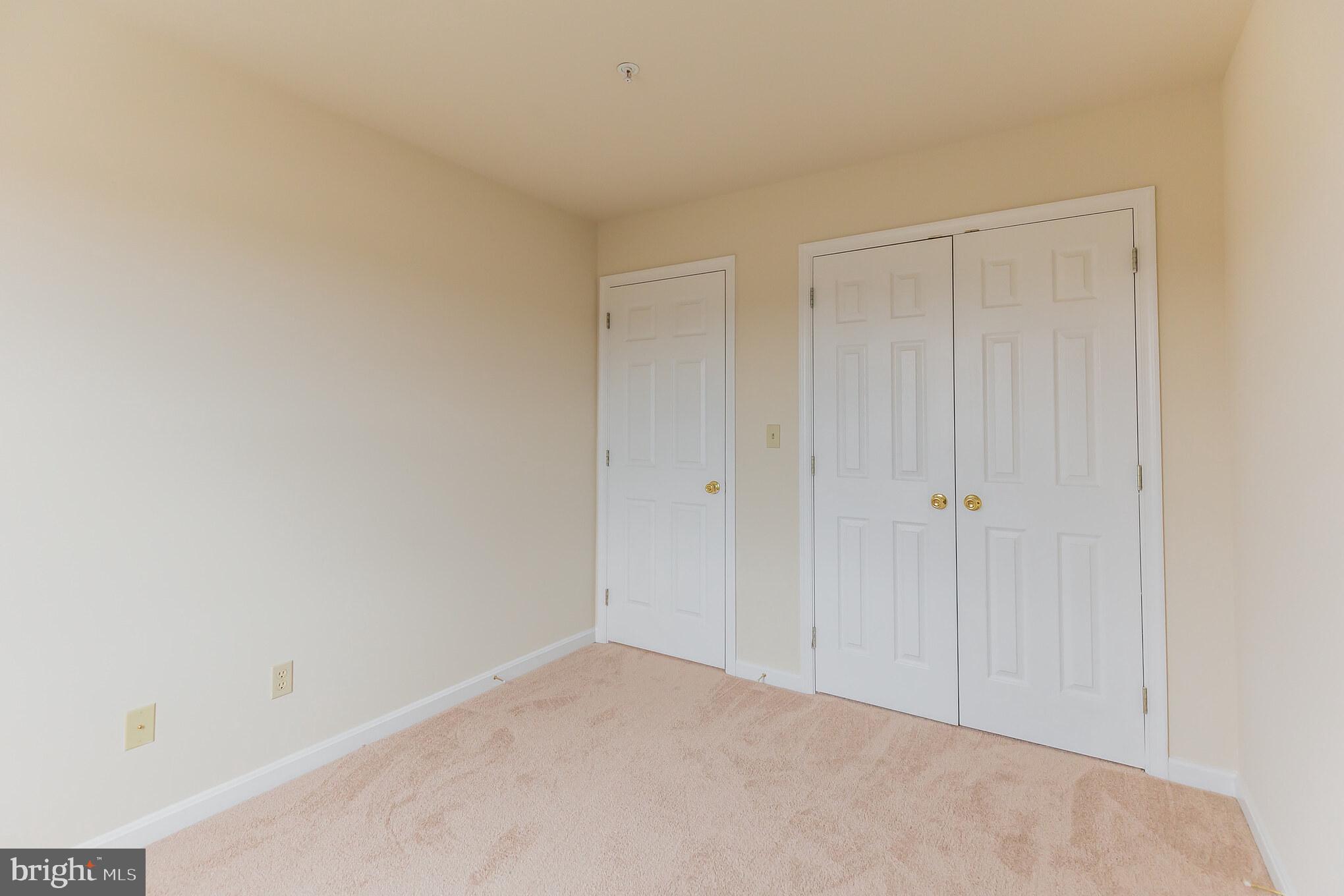 CAPTAINS QUARTER CONDOMINIUM - Residential Lease