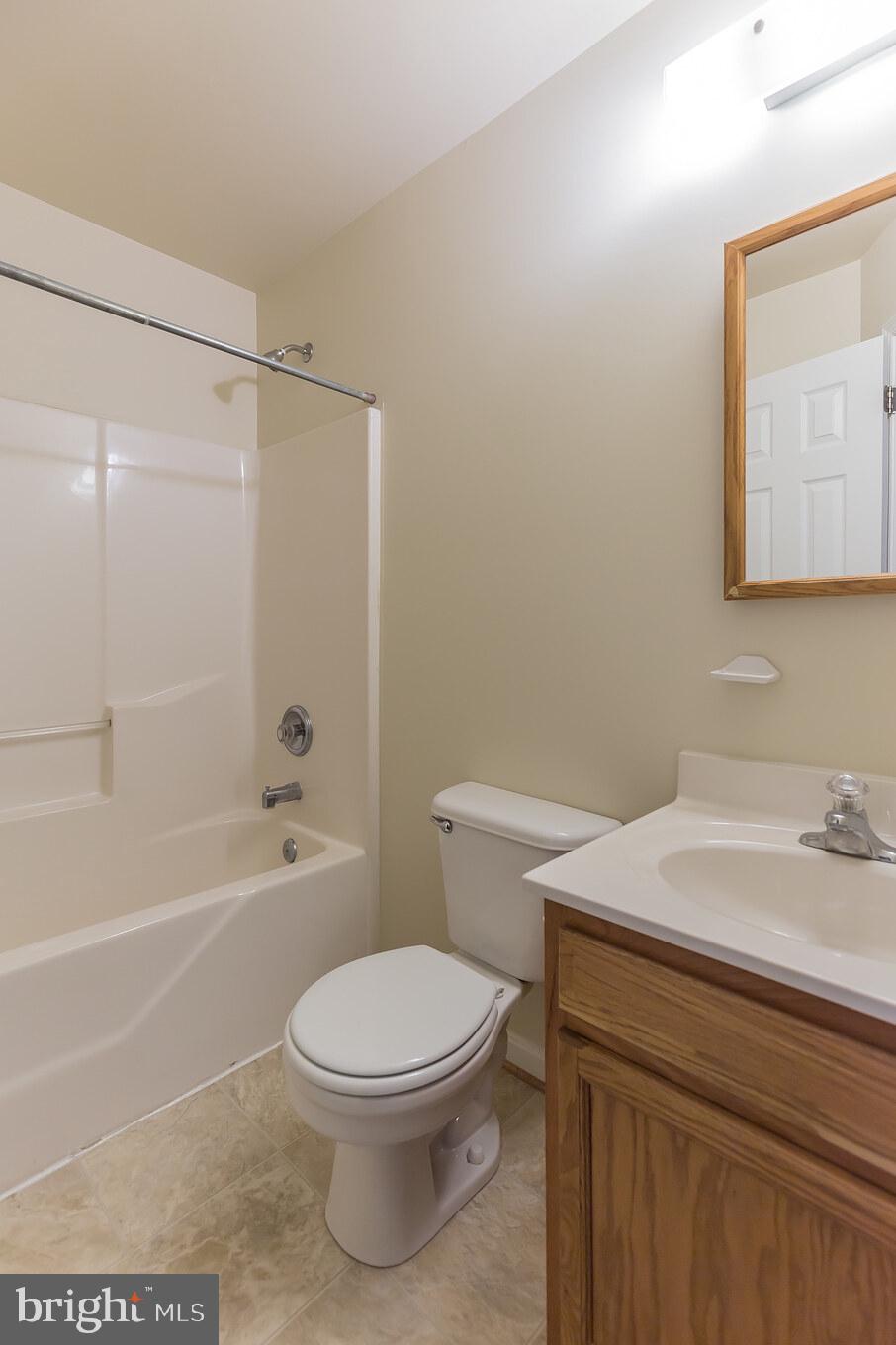 CAPTAINS QUARTER CONDOMINIUM - Residential Lease