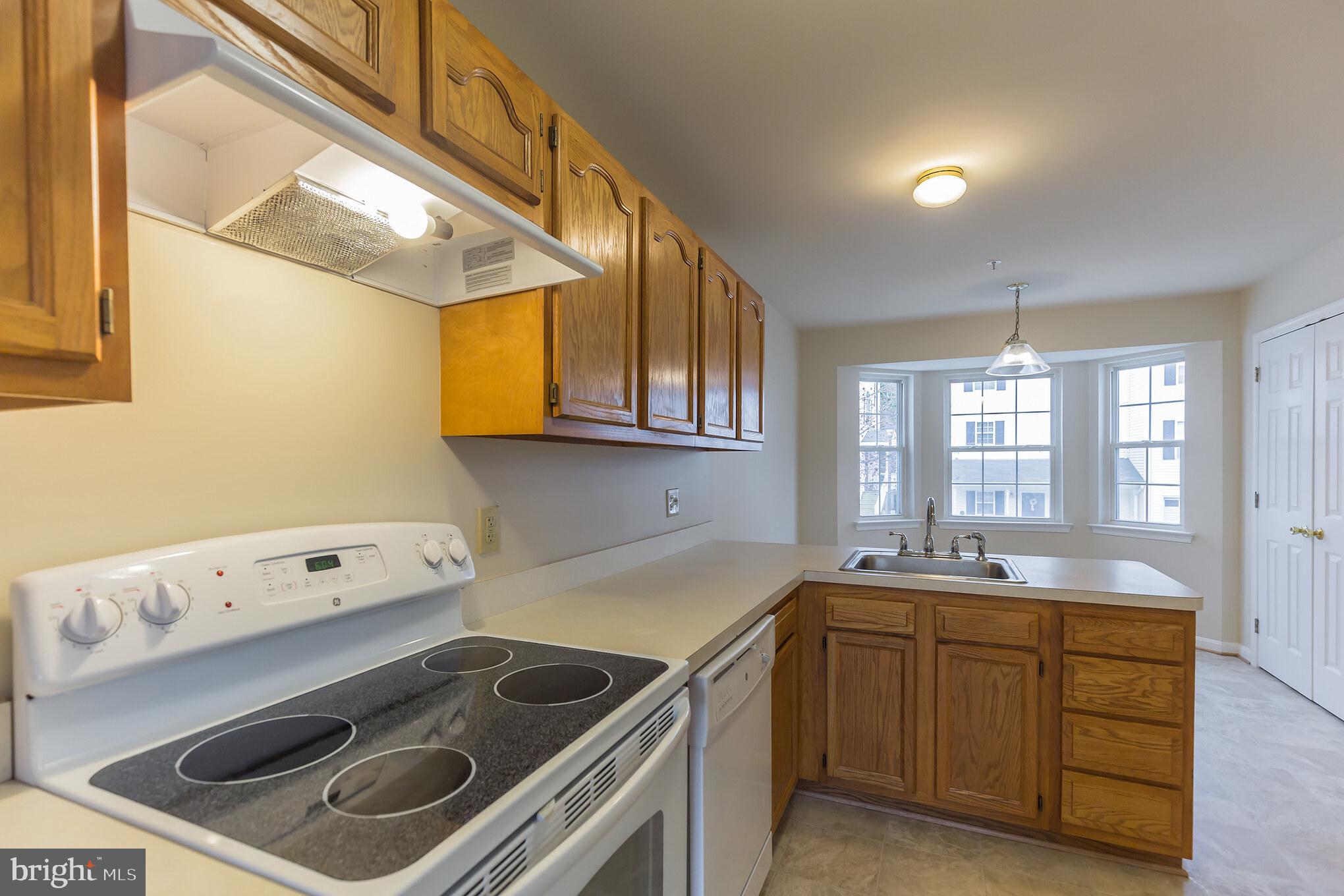 CAPTAINS QUARTER CONDOMINIUM - Residential Lease