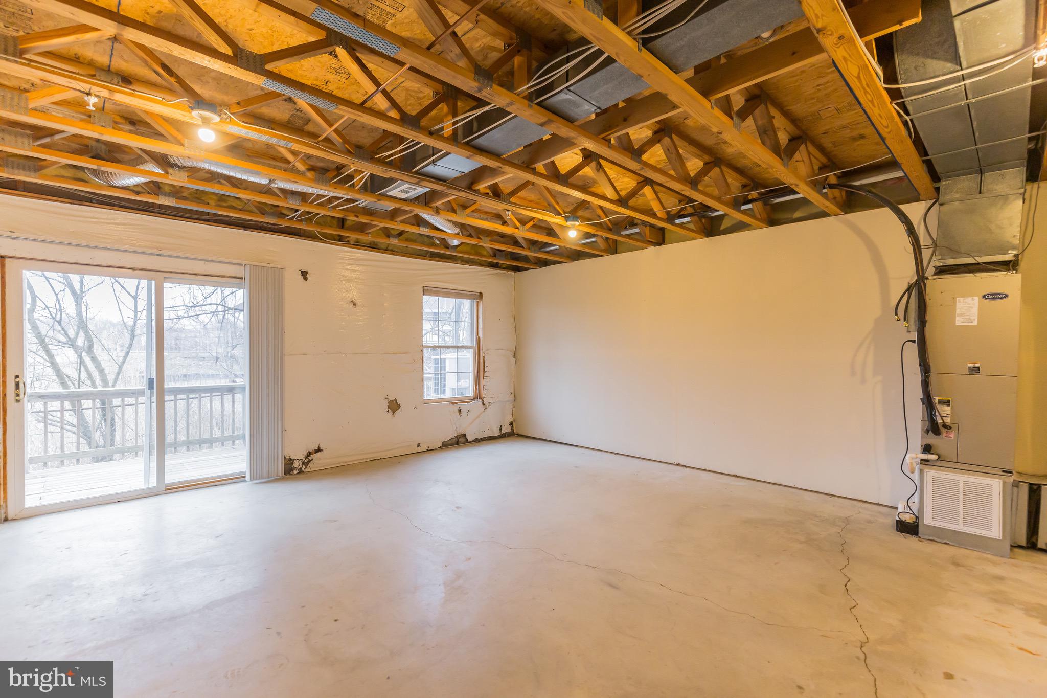 CAPTAINS QUARTER CONDOMINIUM - Residential Lease