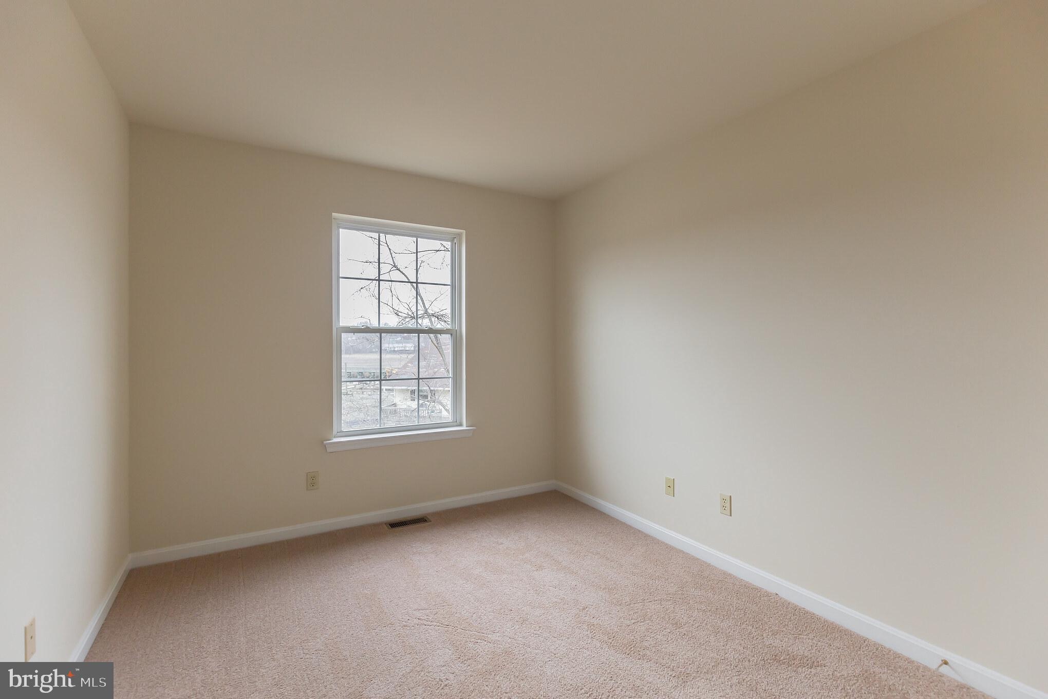 CAPTAINS QUARTER CONDOMINIUM - Residential Lease