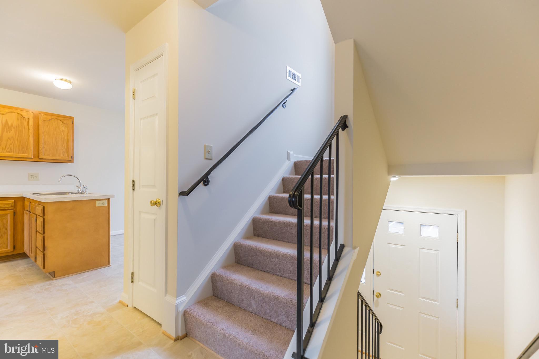 CAPTAINS QUARTER CONDOMINIUM - Residential Lease