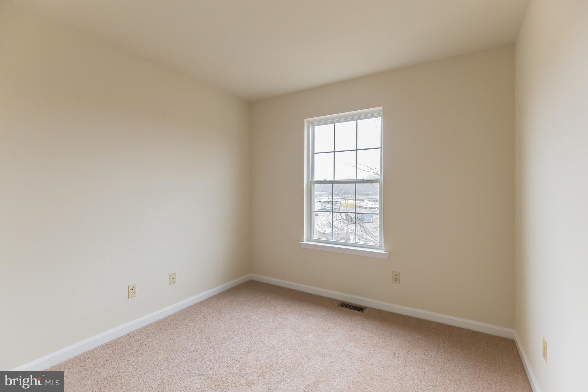 CAPTAINS QUARTER CONDOMINIUM - Residential Lease