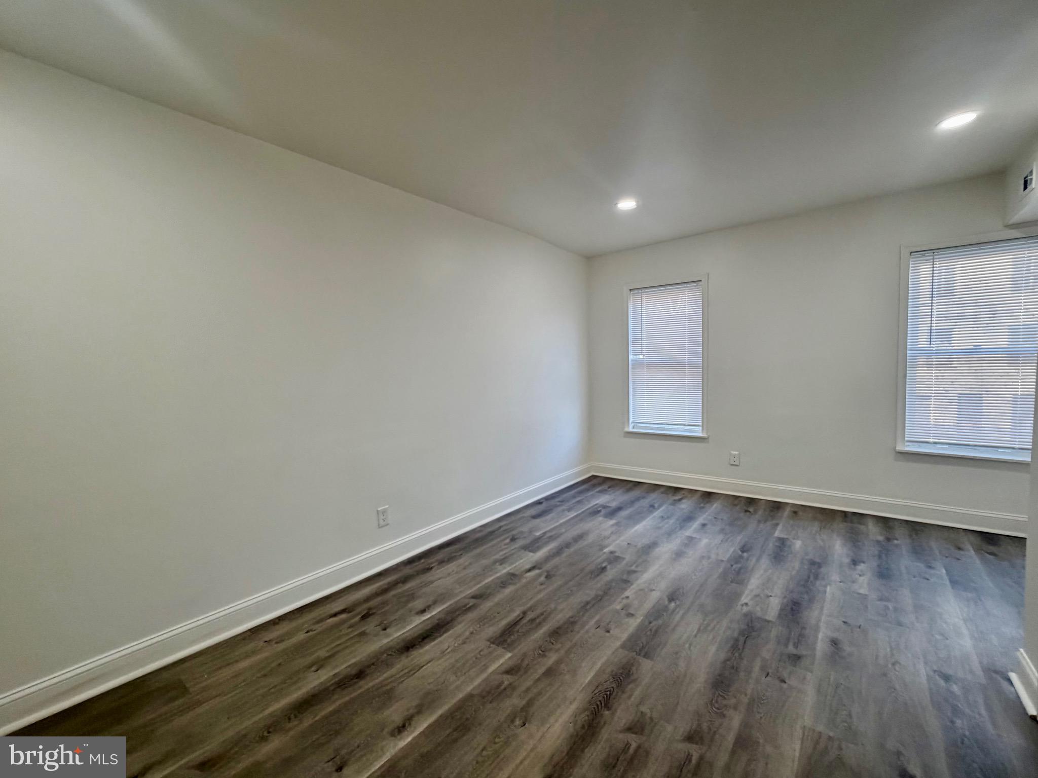 SANDTOWN-WINCHESTER - Residential