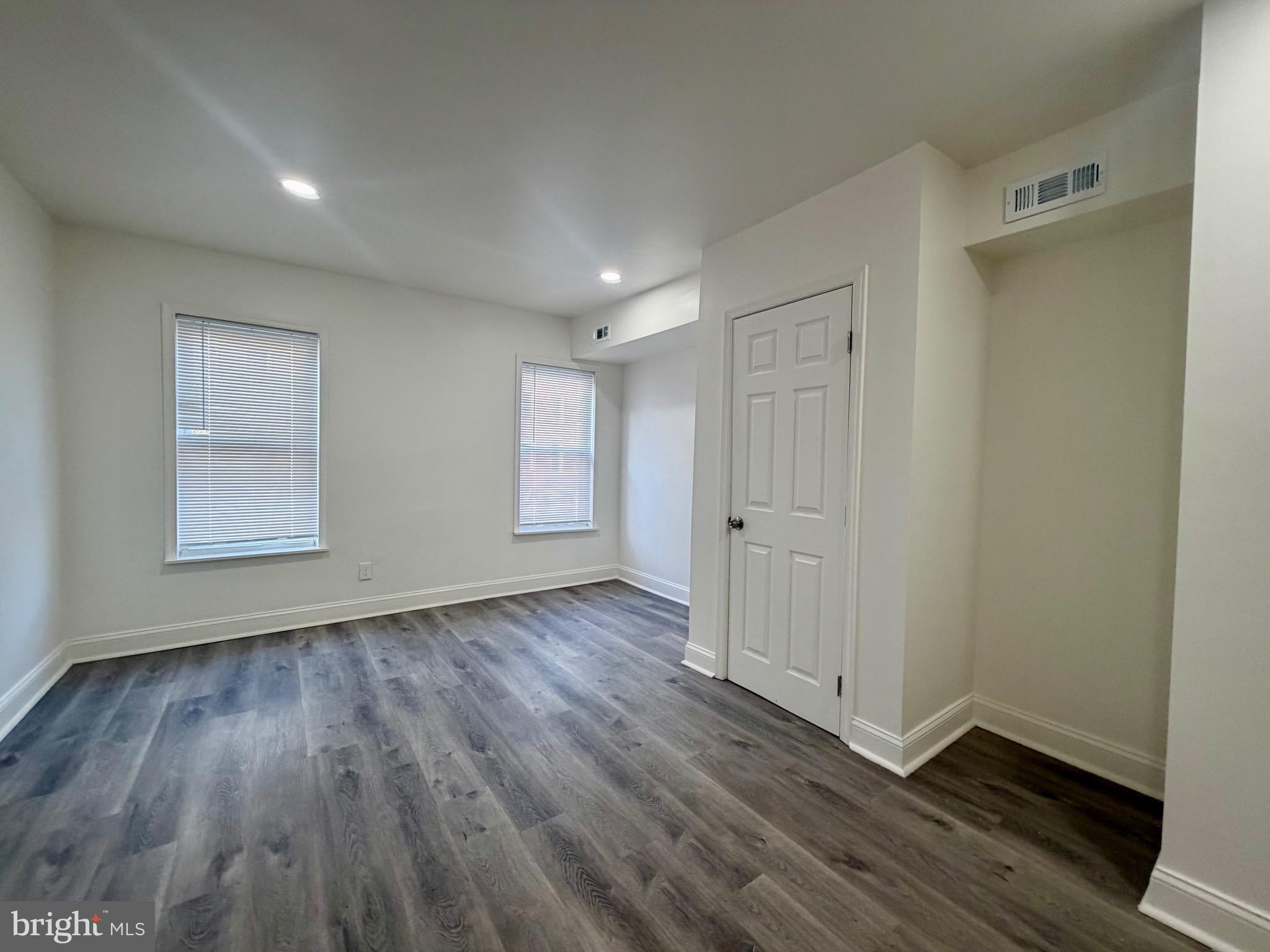 SANDTOWN-WINCHESTER - Residential