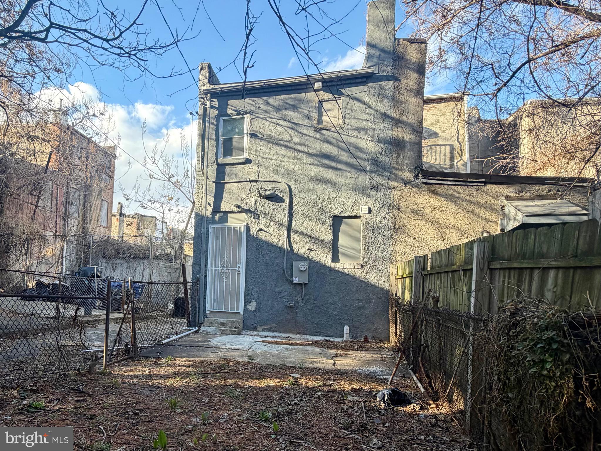 SANDTOWN-WINCHESTER - Residential